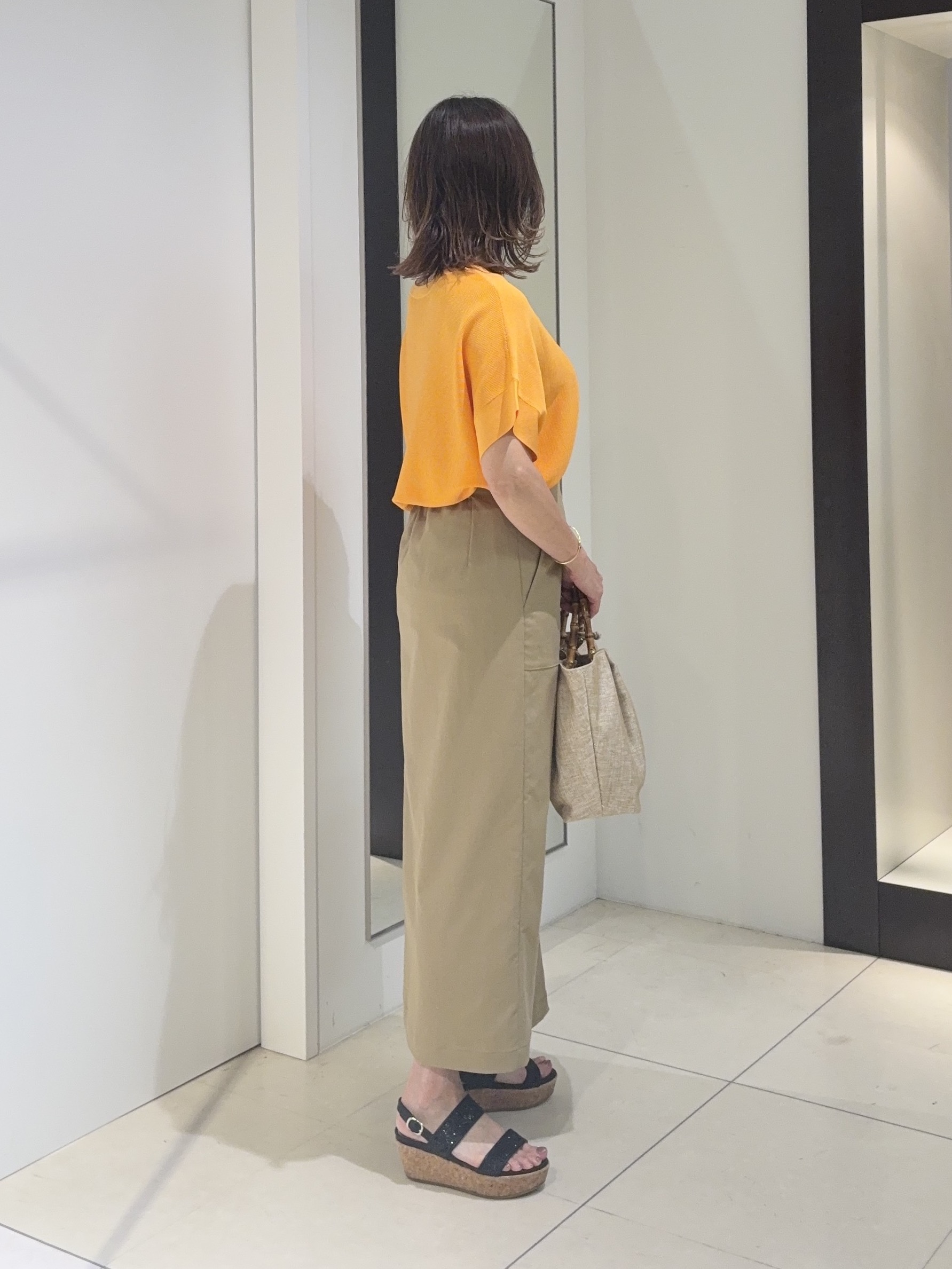 tomoさんの「UNTITLED｜【11色展開/体型カバー】前後2WAYフレンチスリーブニット」を使ったコーディネート