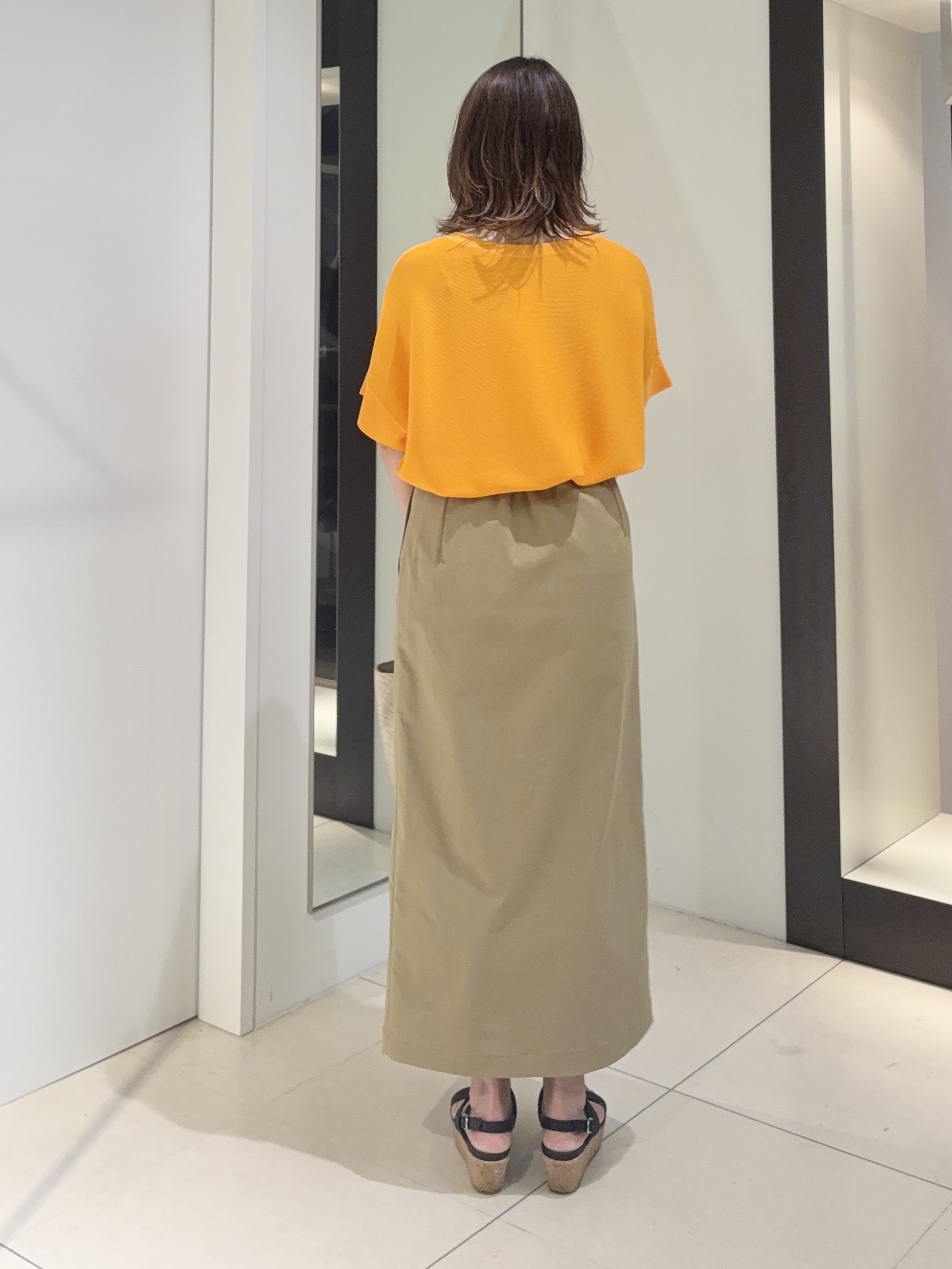 tomoさんの「UNTITLED｜【11色展開/体型カバー】前後2WAYフレンチスリーブニット」を使ったコーディネート