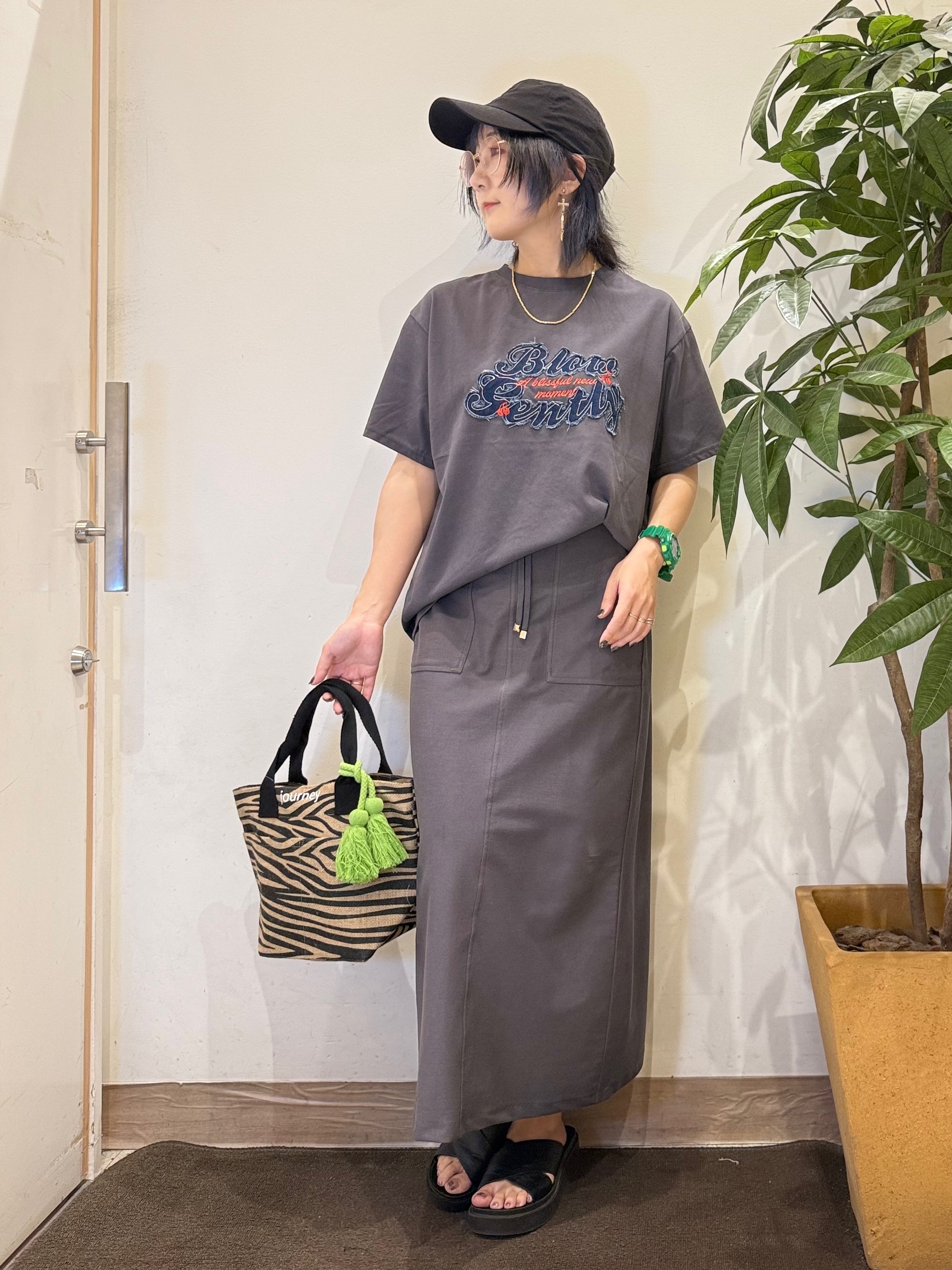 misakiさんの「SHOO･LA･RUE｜【ひんやり/S-LL】選べる4柄　デイリー使いにぴったりなアソートTシャツ」を使ったコーディネート
