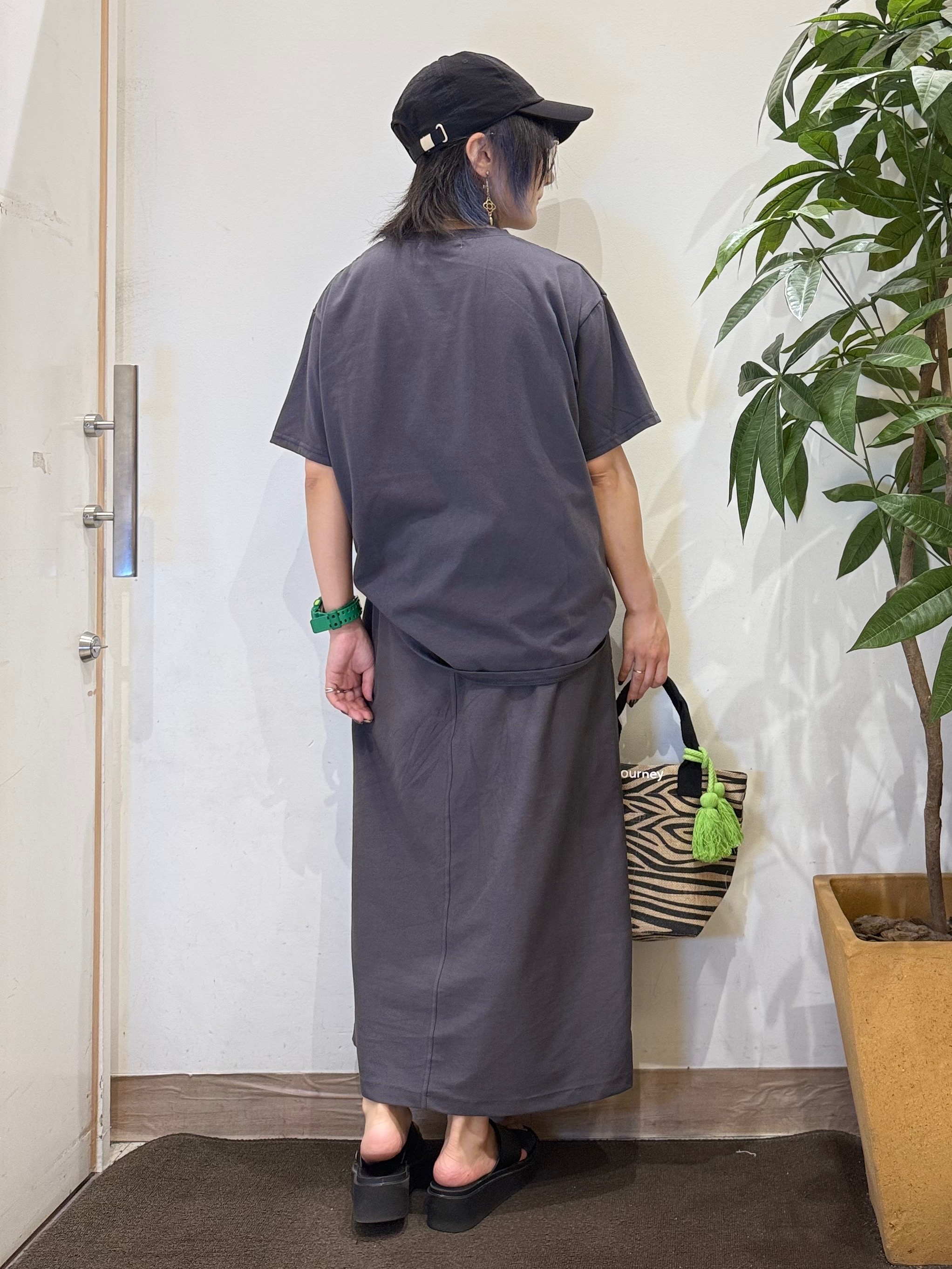 misakiさんの「SHOO･LA･RUE｜【ひんやり/S-LL】選べる4柄　デイリー使いにぴったりなアソートTシャツ」を使ったコーディネート