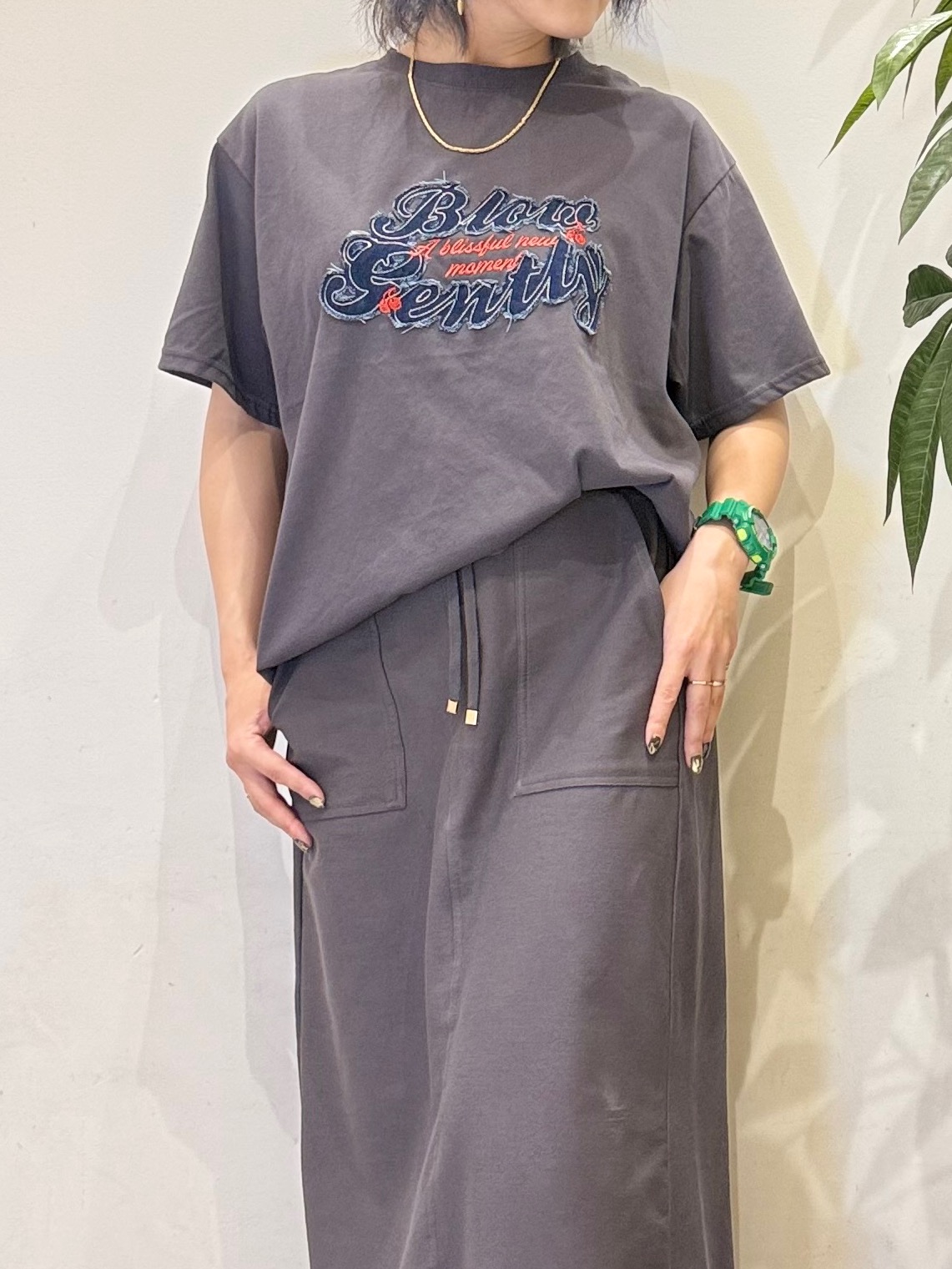 misakiさんの「SHOO･LA･RUE｜【ひんやり/S-LL】選べる4柄　デイリー使いにぴったりなアソートTシャツ」を使ったコーディネート