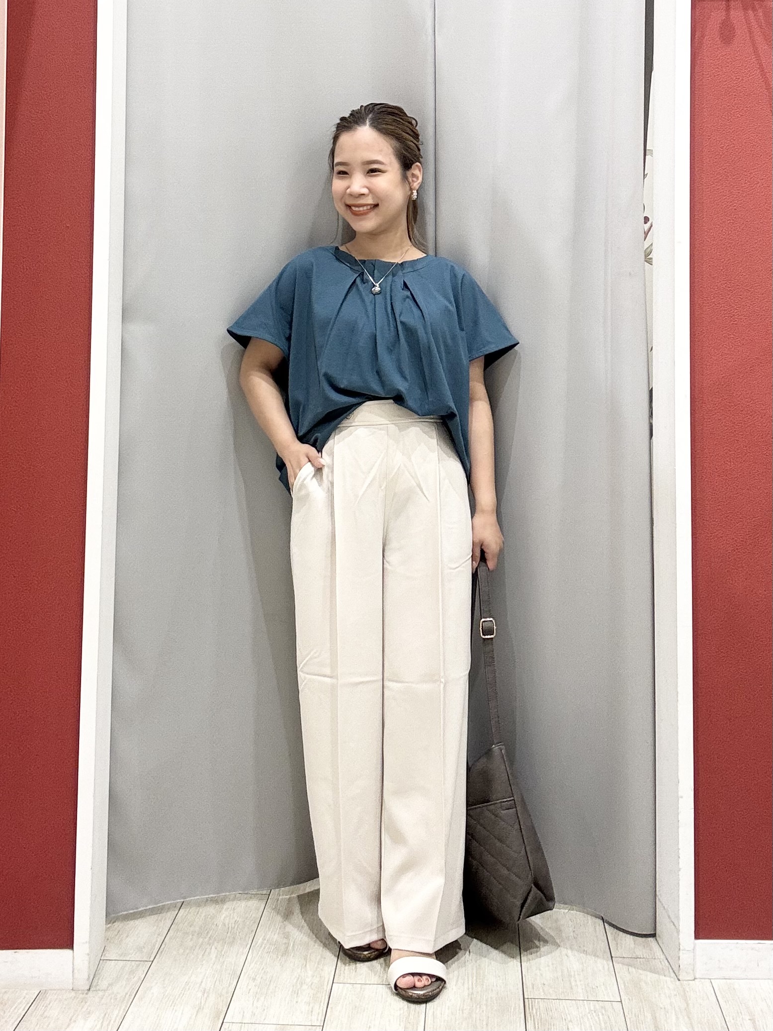 shioさんの「SHOO･LA･RUE｜【ひんやり/前後2WAY/S-LL】楽に着られて好印象 やわらかトップス」を使ったコーディネート