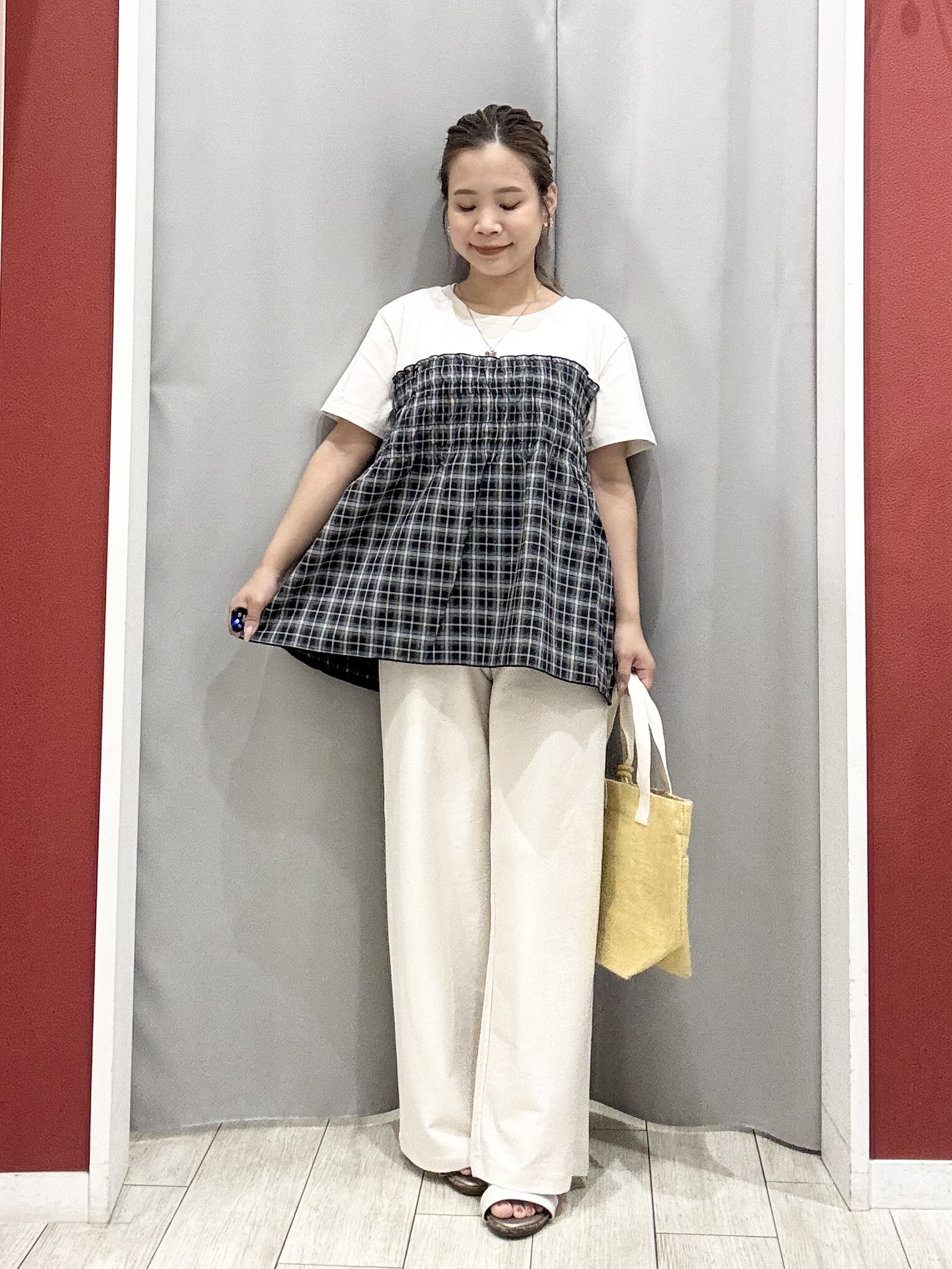 shioさんの「SHOO･LA･RUE｜【体型カバー/S-LL/洗濯機可】インせずコーデの主役に ビスチェ風異素材ドッキングTシャツ」を使ったコーディネート
