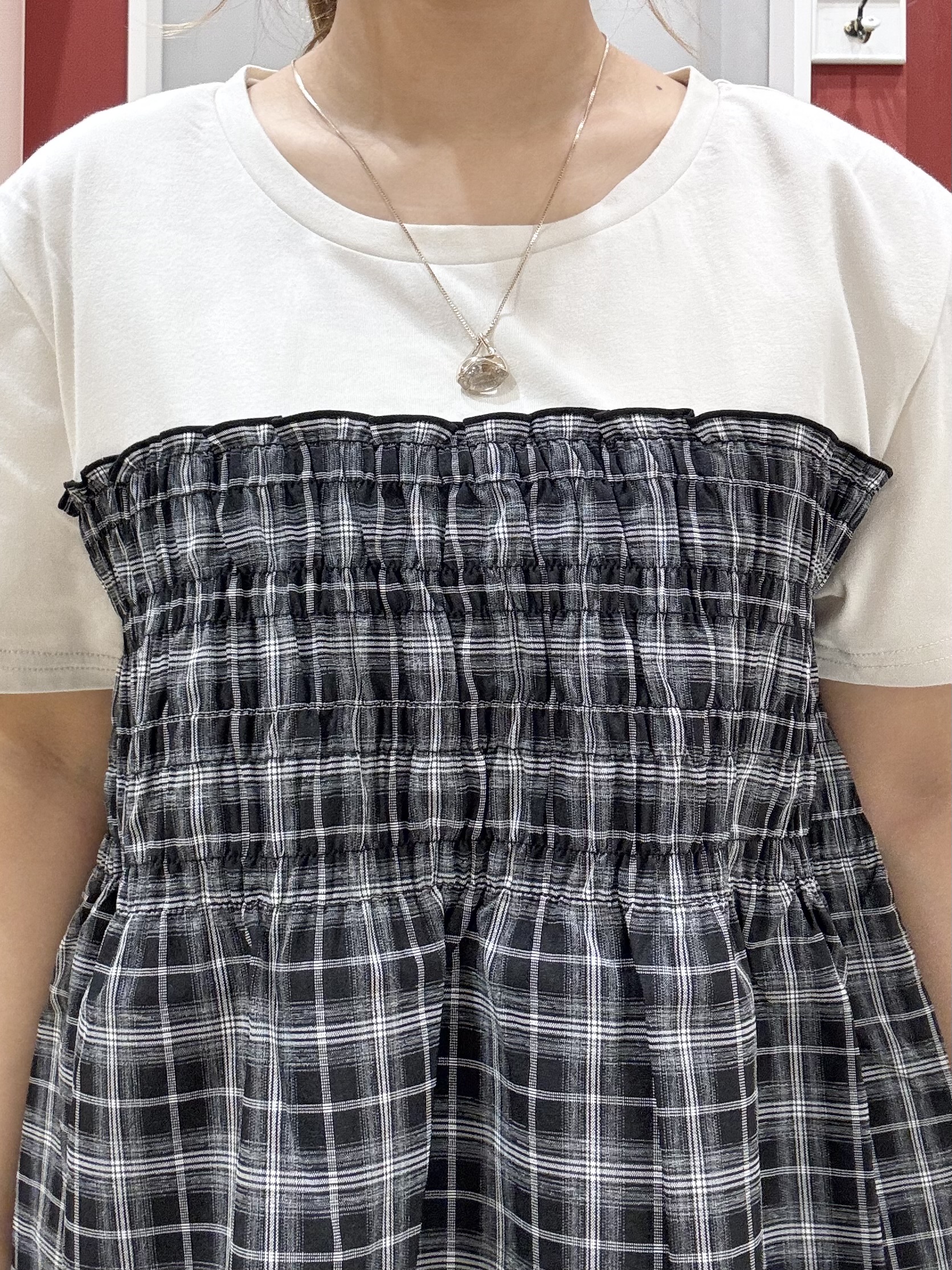 shioさんの「SHOO･LA･RUE｜【体型カバー/S-LL/洗濯機可】インせずコーデの主役に ビスチェ風異素材ドッキングTシャツ」を使ったコーディネート
