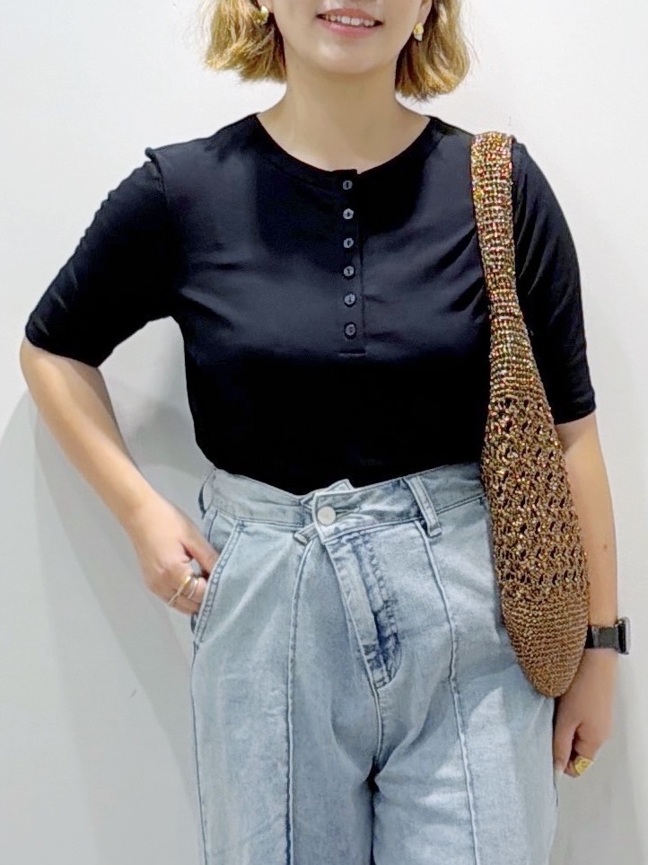 sumicaさんの「OPAQUE.CLIP｜シアーコットンヘンリーネックカットソー【洗濯機OK】」を使ったコーディネート