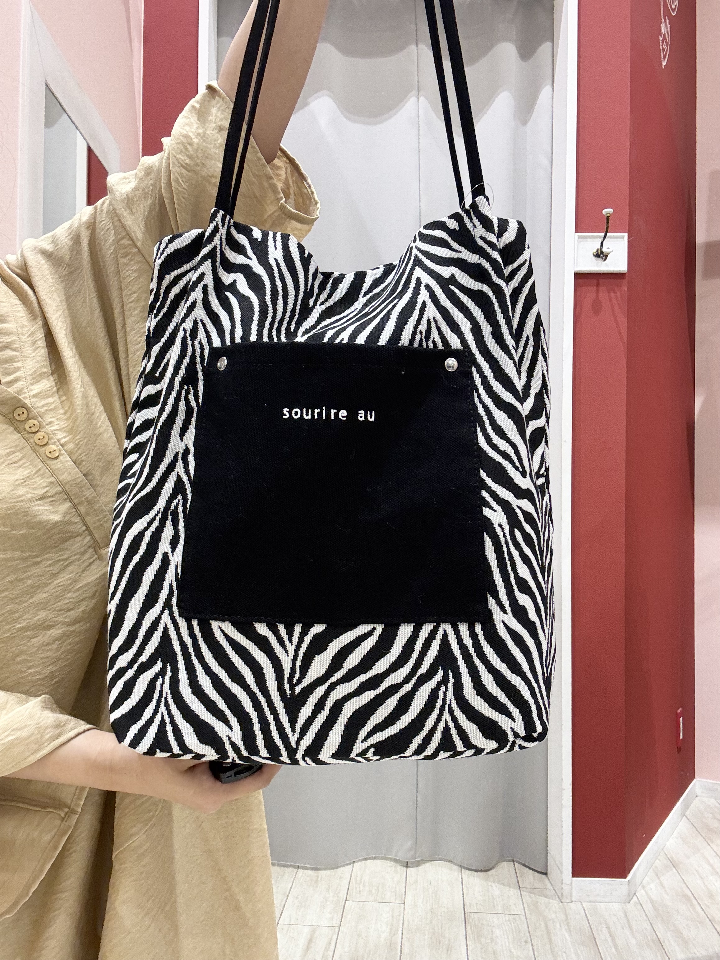 shioさんの「SHOO･LA･RUE｜【ひんやり/S-LL/洗濯機可】体型カバーにも ゆるっとリラックスチュニック」を使ったコーディネート
