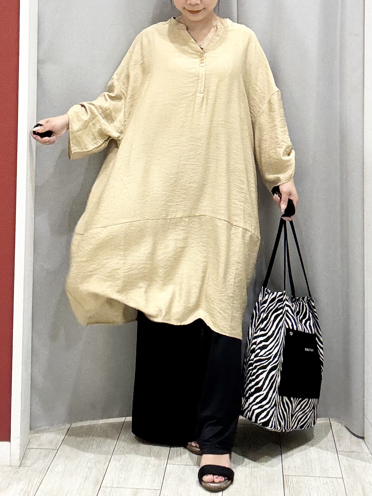 shioさんの「SHOO･LA･RUE｜【ひんやり/S-LL/洗濯機可】体型カバーにも ゆるっとリラックスチュニック」を使ったコーディネート