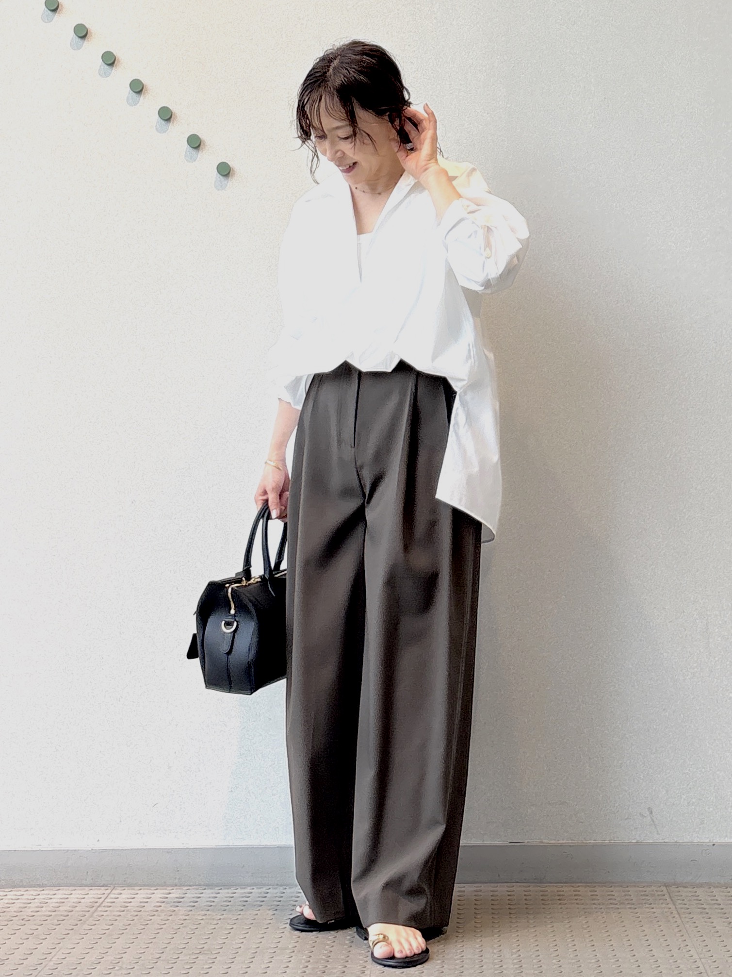 kawamuraさんの「DRESSTERIOR｜【接触冷感/UVカット/着回し】スキッパーブラウス」を使ったコーディネート