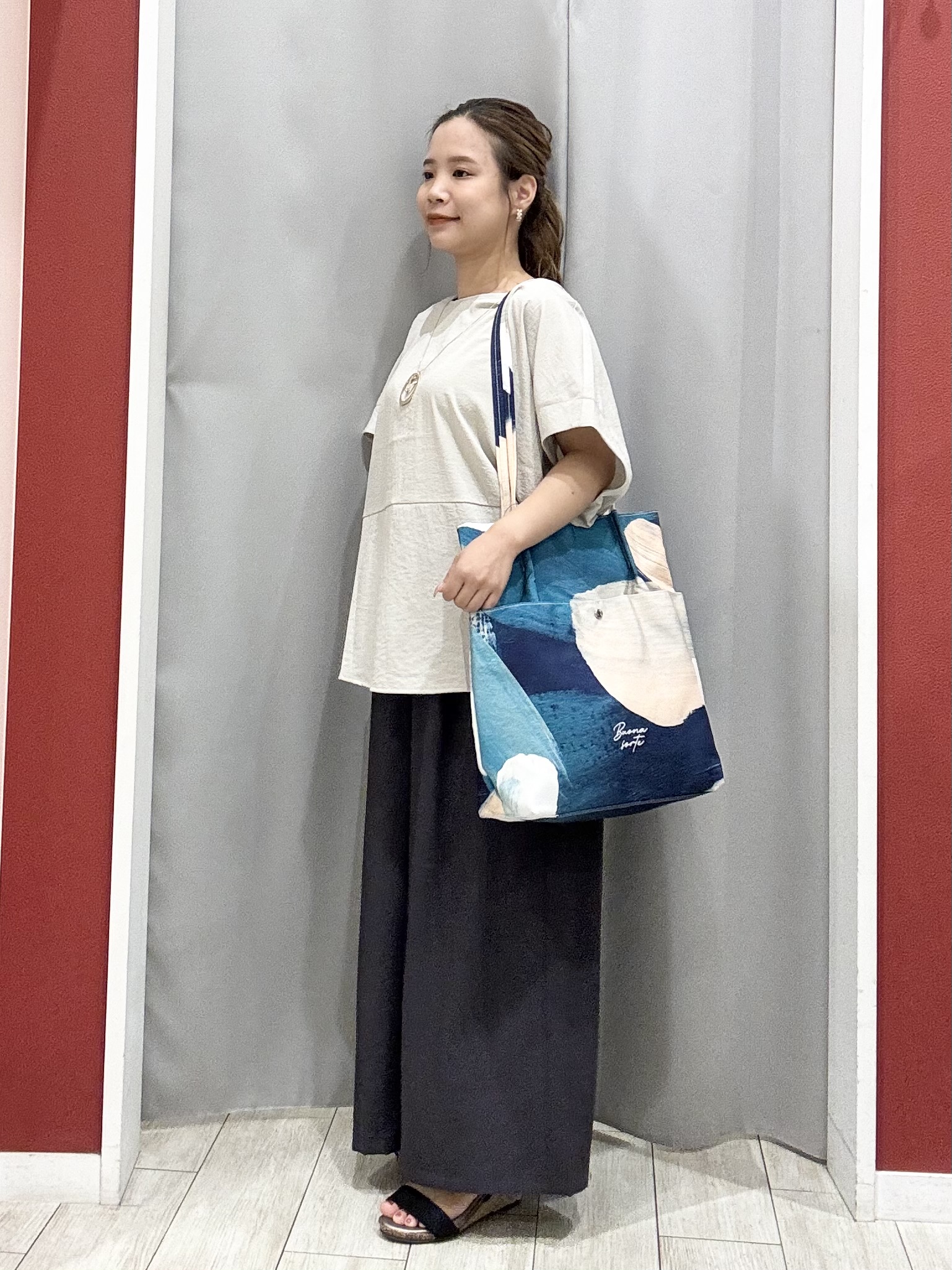 shioさんの「SHOO･LA･RUE｜【洗濯機可/セットアップ可】軽凛(かろりん) シンプル上品 ひんやり切替コクーントップス」を使ったコーディネート