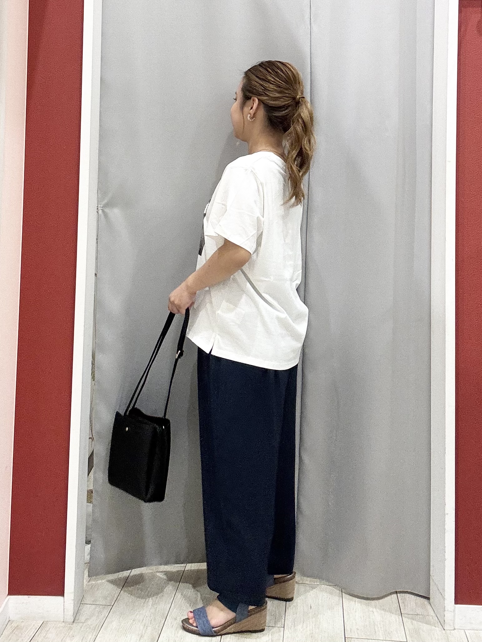 shioさんの「SHOO･LA･RUE｜【洗濯機可】ダブルポケット 楊柳しぼしぼシアーシャツ」を使ったコーディネート