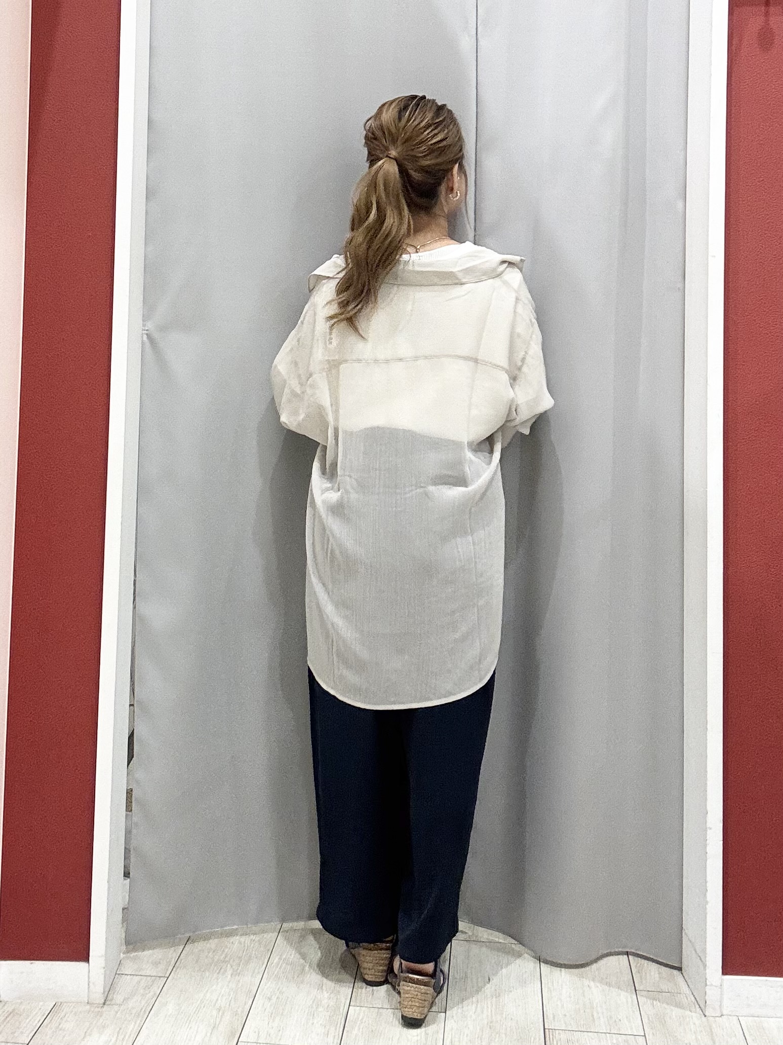 shioさんの「SHOO･LA･RUE｜【洗濯機可】ダブルポケット 楊柳しぼしぼシアーシャツ」を使ったコーディネート