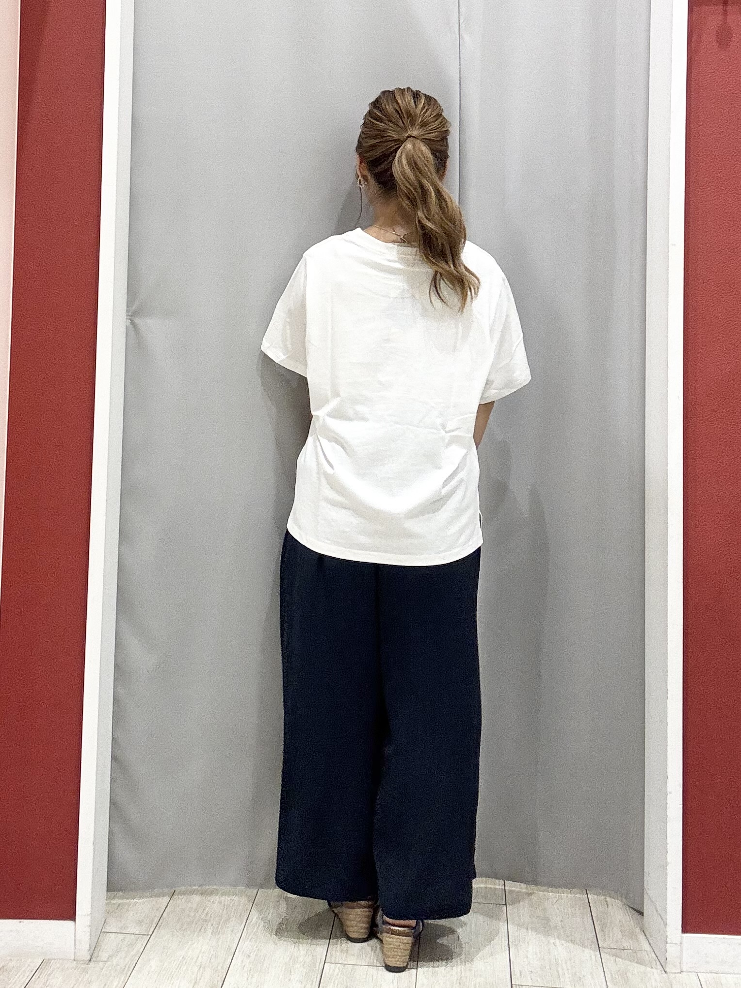 shioさんの「SHOO･LA･RUE｜【洗濯機可】ダブルポケット 楊柳しぼしぼシアーシャツ」を使ったコーディネート