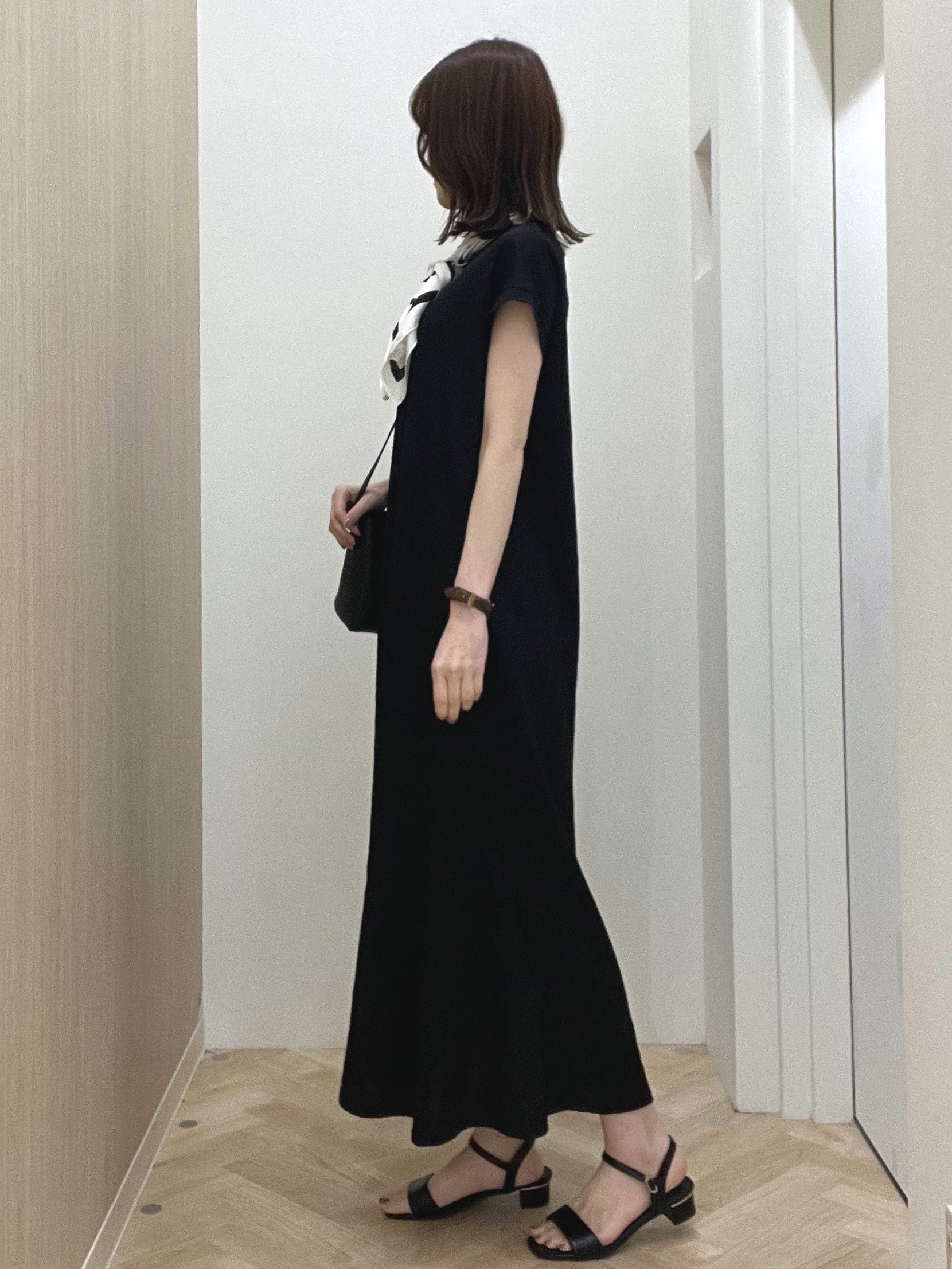  おまつさんの「grove｜【低身長さんも選べる着丈】モクロディフレンチワンピース」を使ったコーディネート