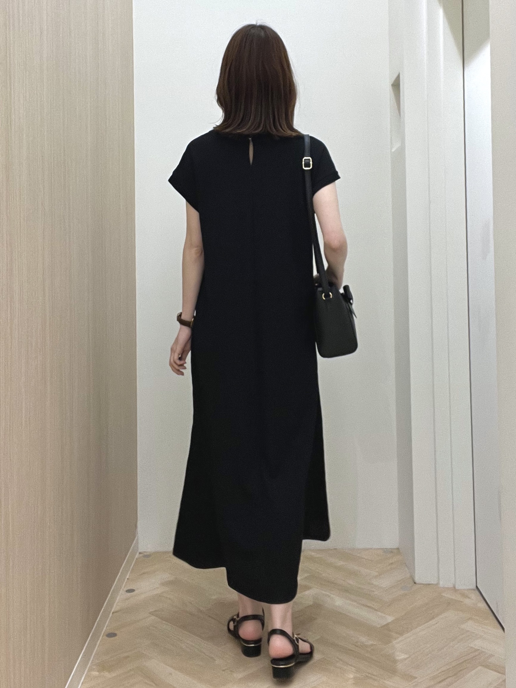  おまつさんの「grove｜【低身長さんも選べる着丈】モクロディフレンチワンピース」を使ったコーディネート