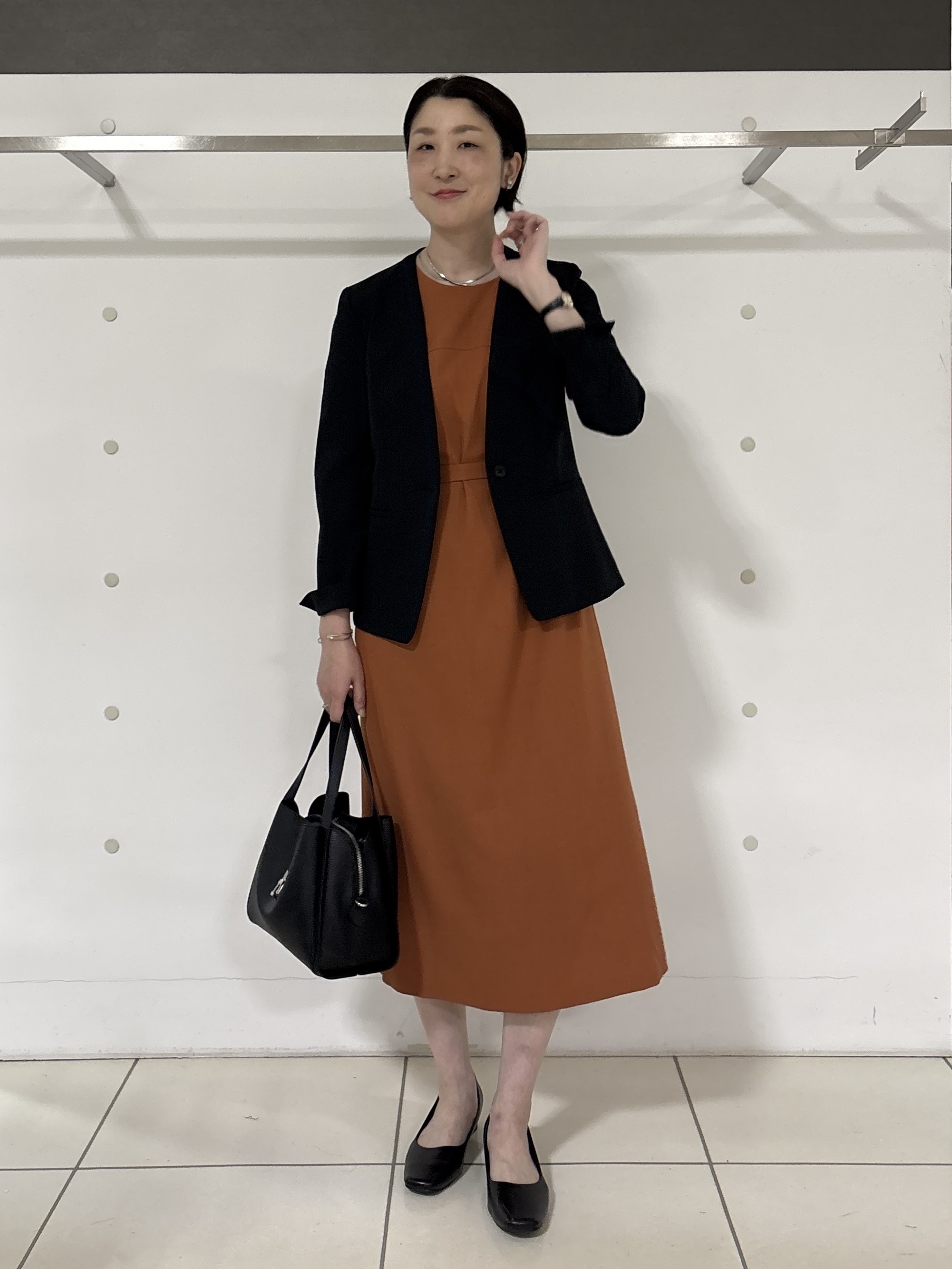 yuriさんの「INDIVI｜【定番スーツ／UVケア／洗える】ウール調ノーカラージャケット」を使ったコーディネート