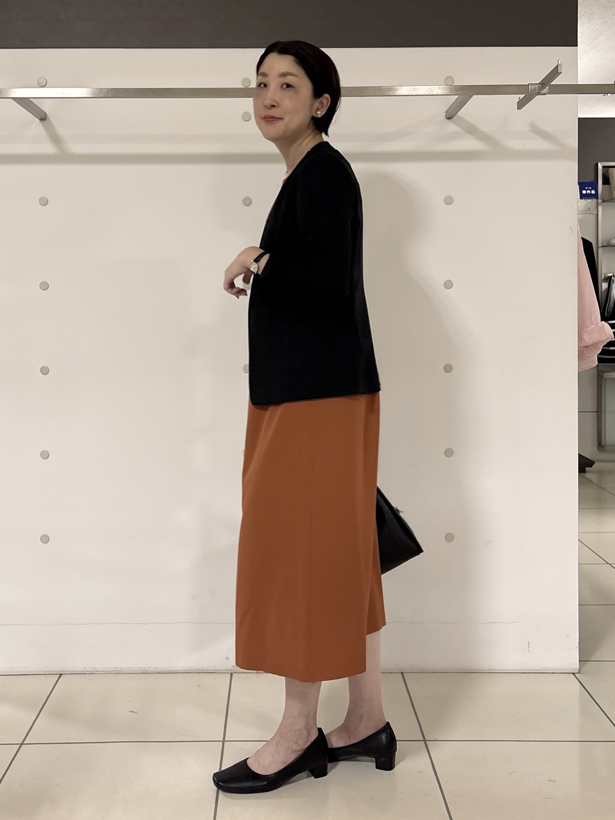 yuriさんの「INDIVI｜【定番スーツ／UVケア／洗える】ウール調ノーカラージャケット」を使ったコーディネート
