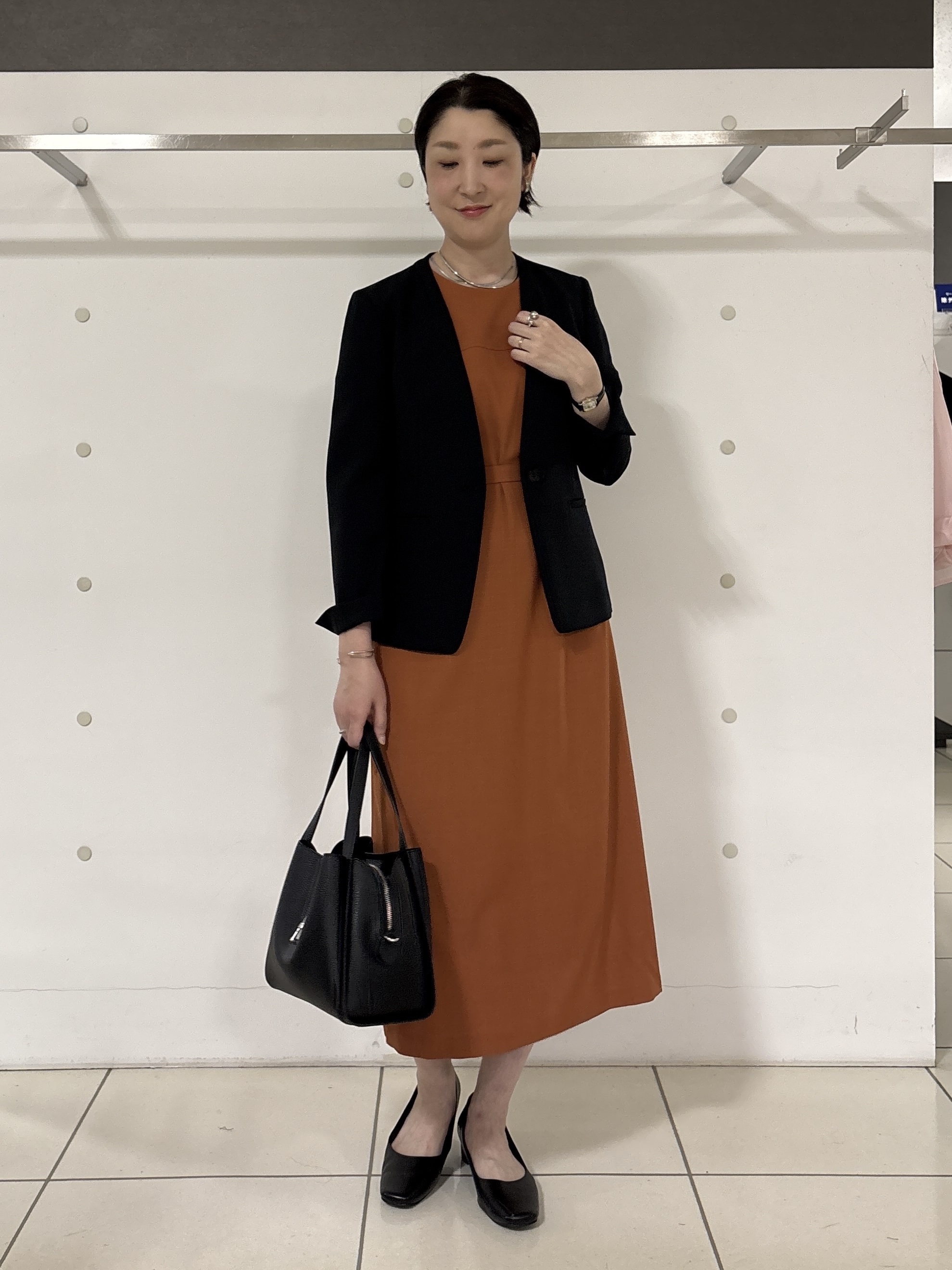 yuriさんの「INDIVI｜【定番スーツ／UVケア／洗える】ウール調ノーカラージャケット」を使ったコーディネート