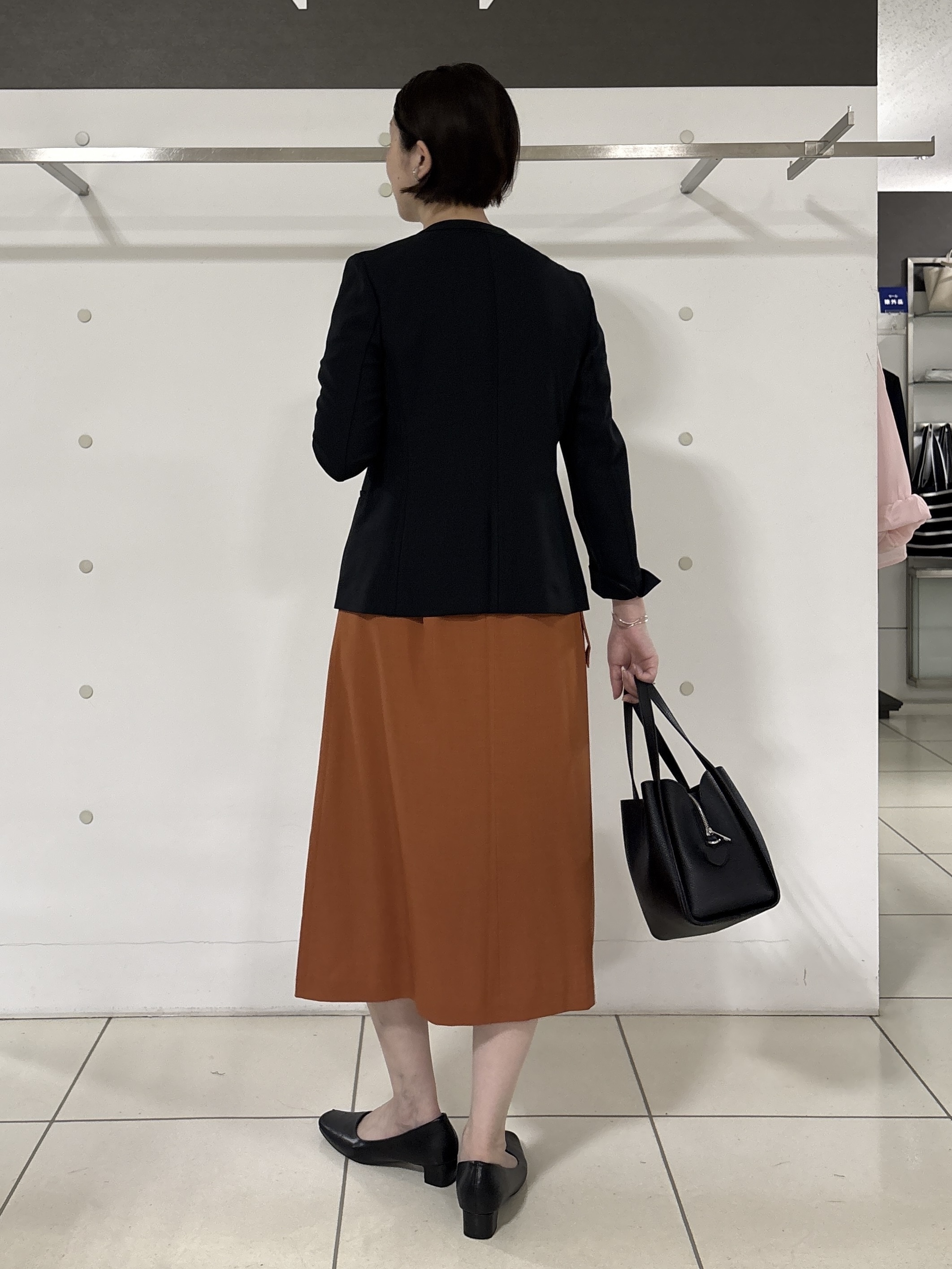 yuriさんの「INDIVI｜【定番スーツ／UVケア／洗える】ウール調ノーカラージャケット」を使ったコーディネート