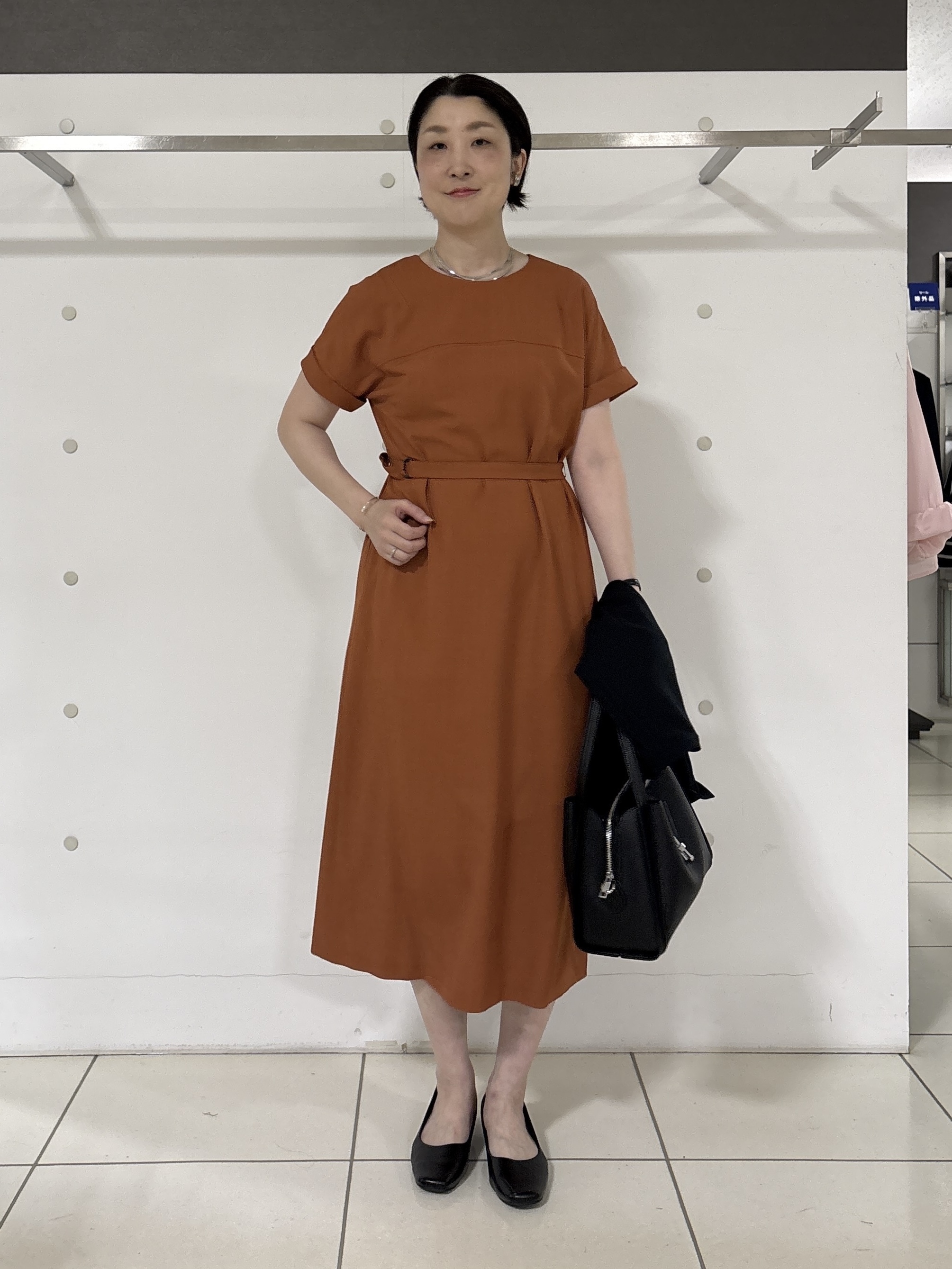 yuriさんの「INDIVI｜【定番スーツ／UVケア／洗える】ウール調ノーカラージャケット」を使ったコーディネート