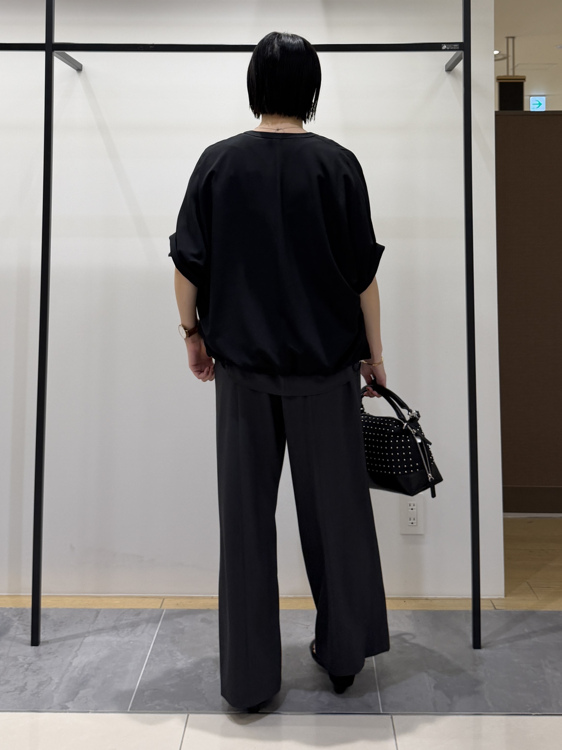 shihoさんの「INDIVI｜【着る日傘】ドルマンフォルムブルゾン」を使ったコーディネート
