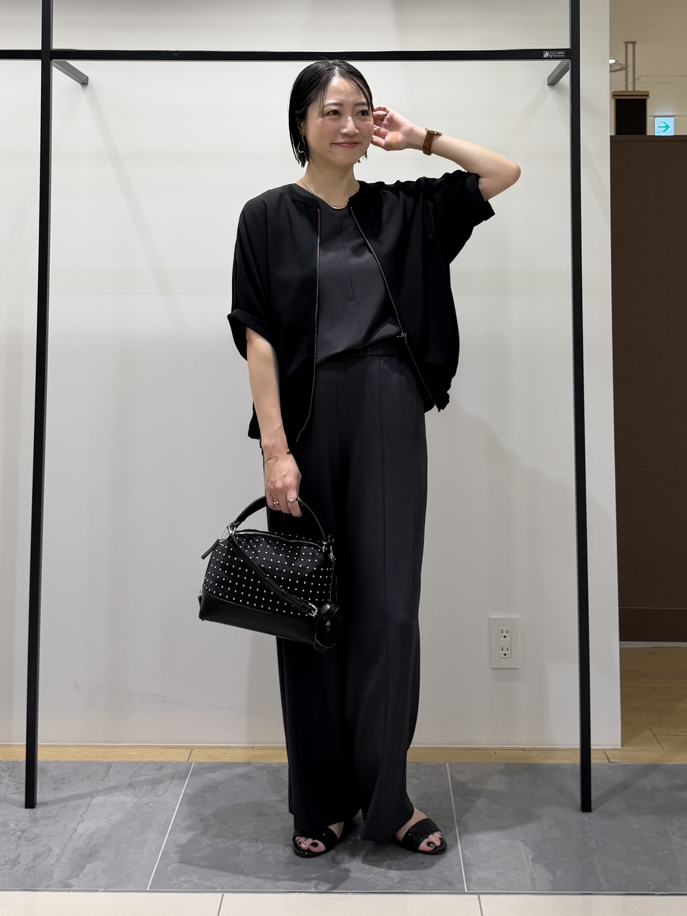 shihoさんの「INDIVI｜【着る日傘】ドルマンフォルムブルゾン」を使ったコーディネート