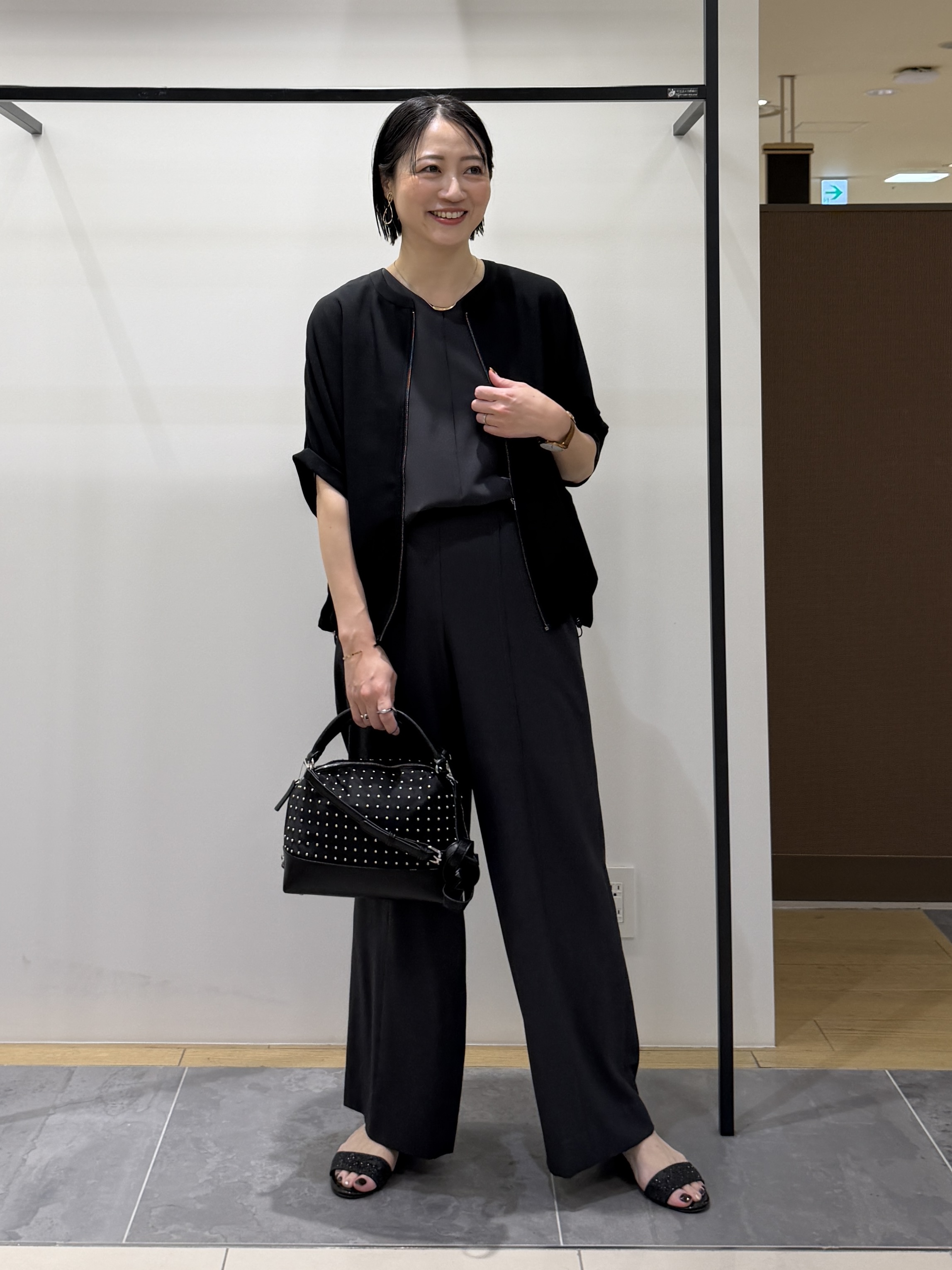 shihoさんの「INDIVI｜【着る日傘】ドルマンフォルムブルゾン」を使ったコーディネート