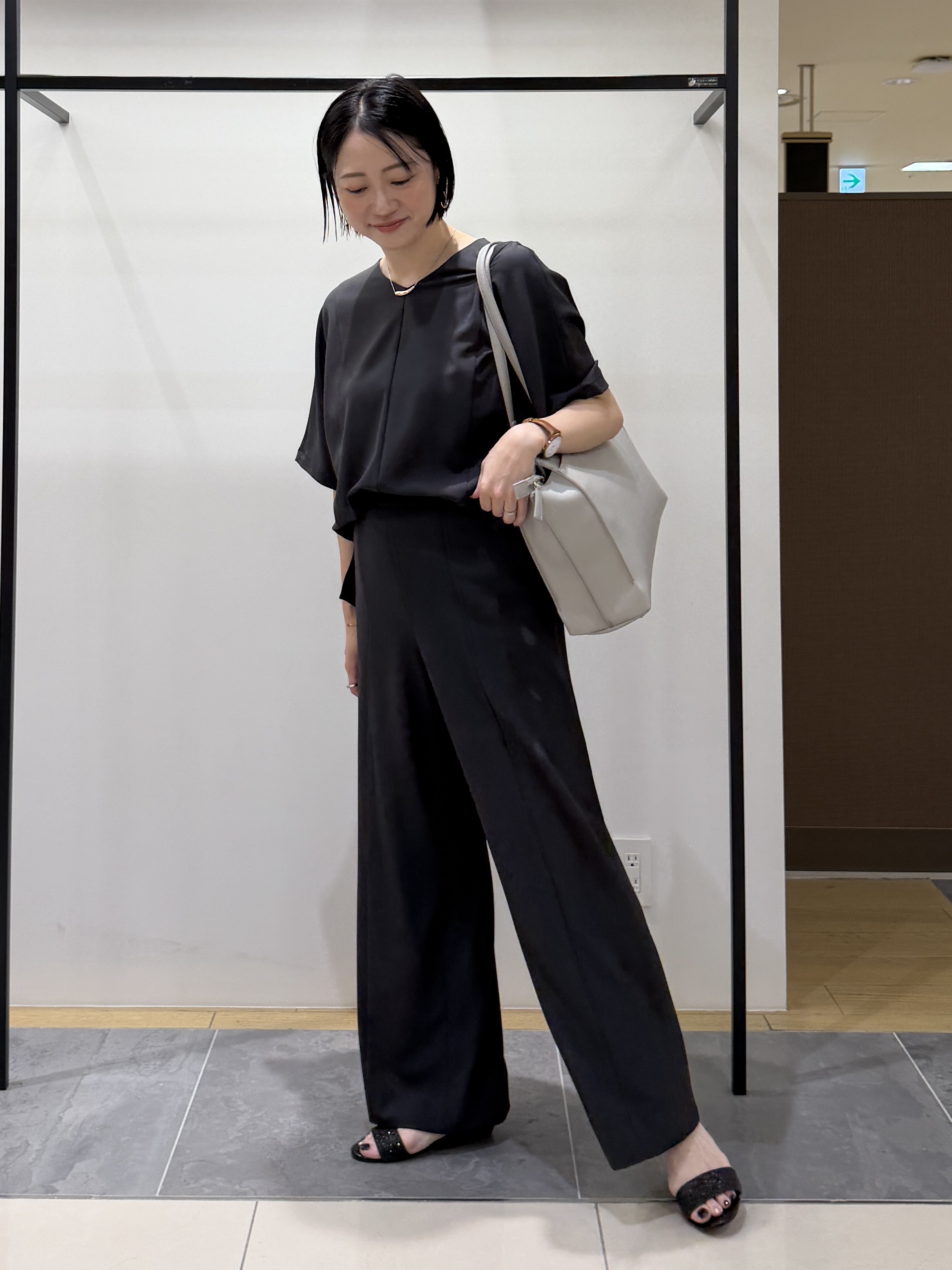 shihoさんの「INDIVI｜【着る日傘】ドルマントップス」を使ったコーディネート