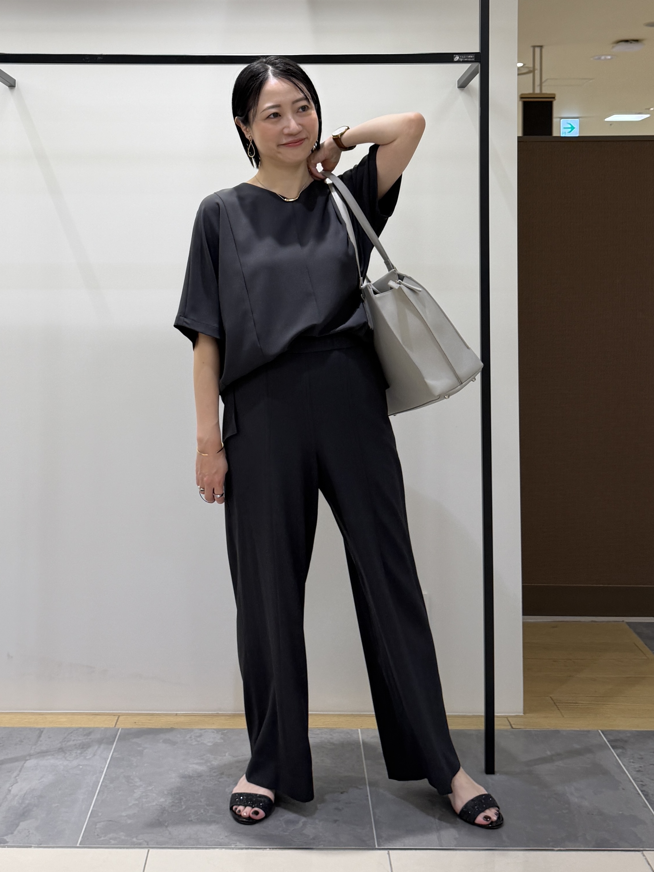 shihoさんの「INDIVI｜【着る日傘】ドルマントップス」を使ったコーディネート