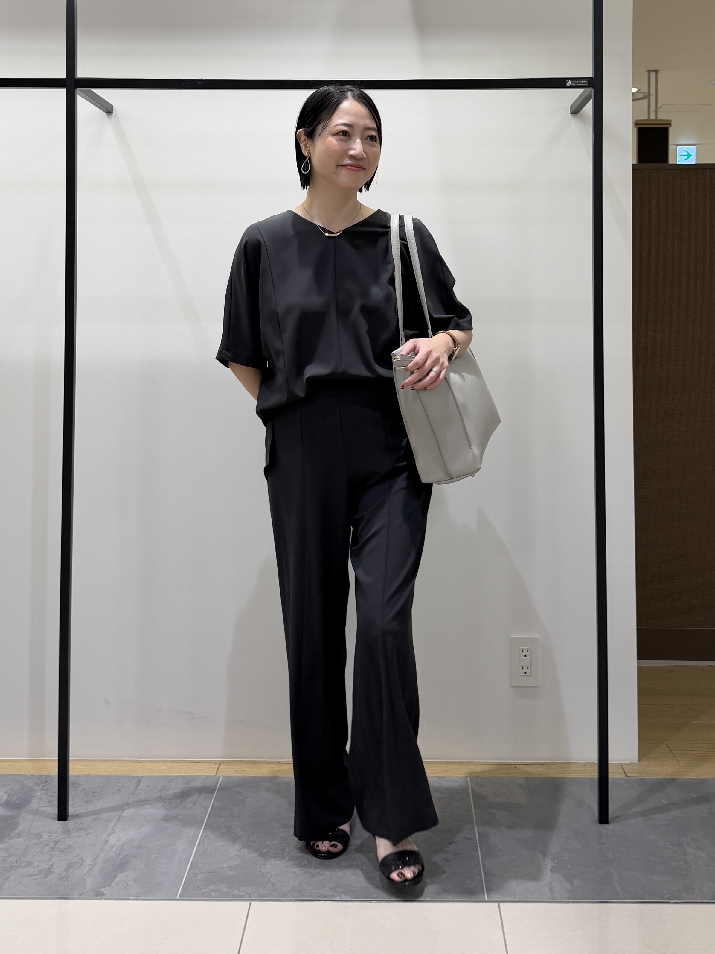 shihoさんの「INDIVI｜【着る日傘】ドルマントップス」を使ったコーディネート