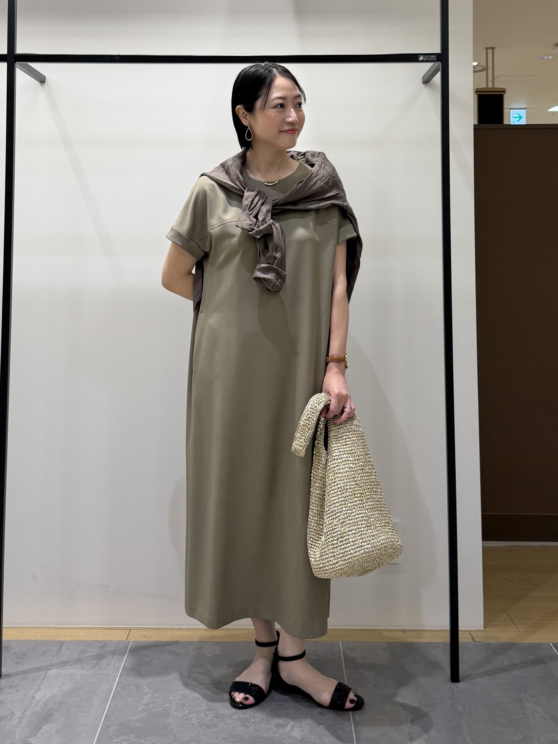 shihoさんの「INDIVI｜【華奢見え】ベルト付きナローワンピース」を使ったコーディネート