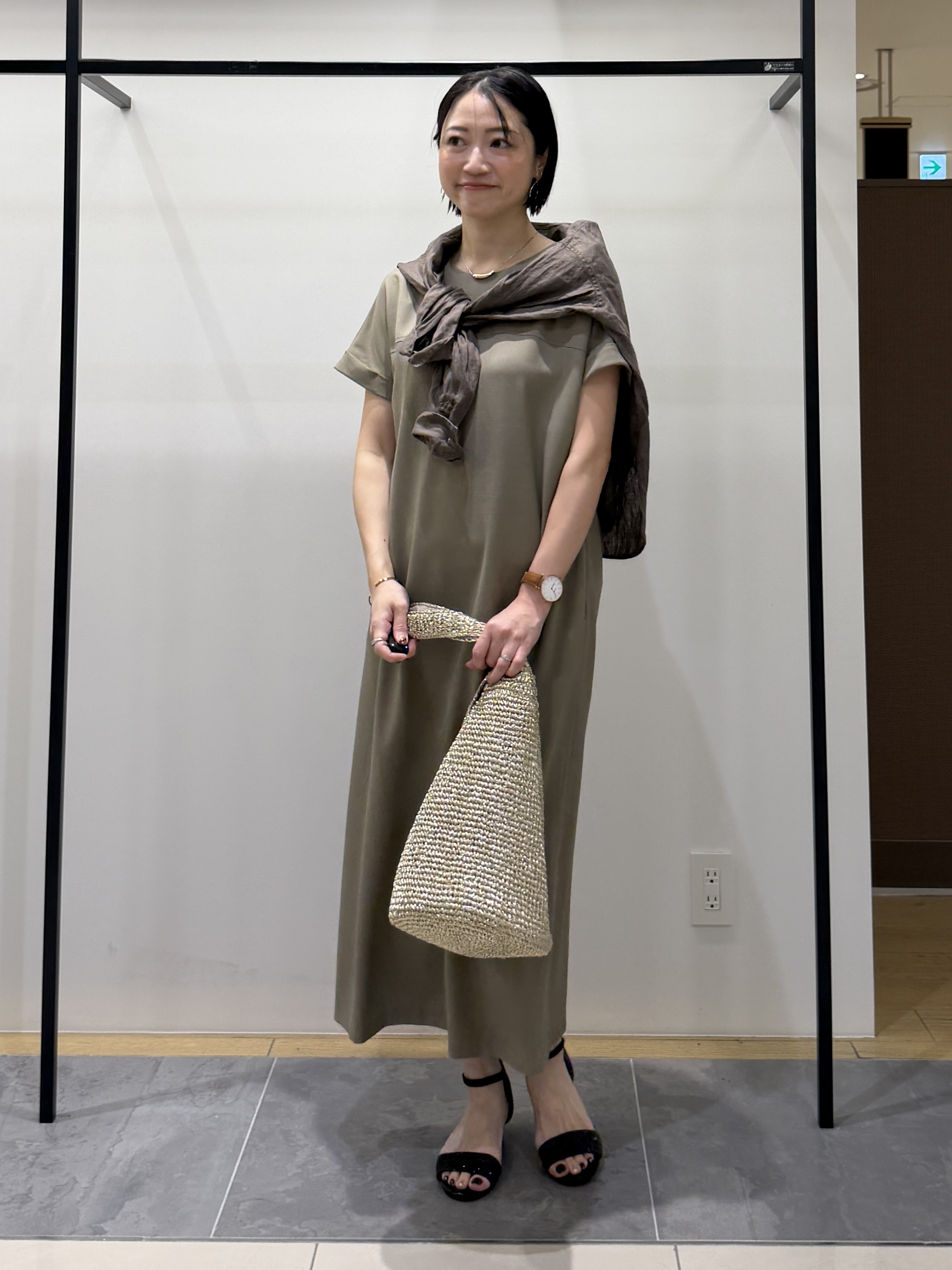 shihoさんの「INDIVI｜【華奢見え】ベルト付きナローワンピース」を使ったコーディネート