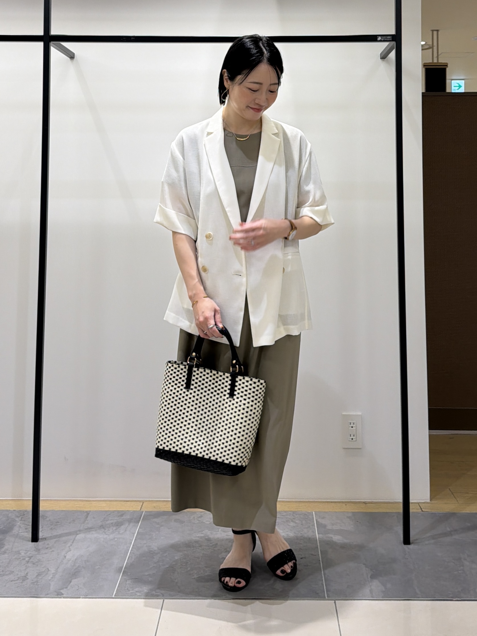 shihoさんの「INDIVI｜【洗える／メッシュ素材／SETUP可能】半袖シアージャケット」を使ったコーディネート