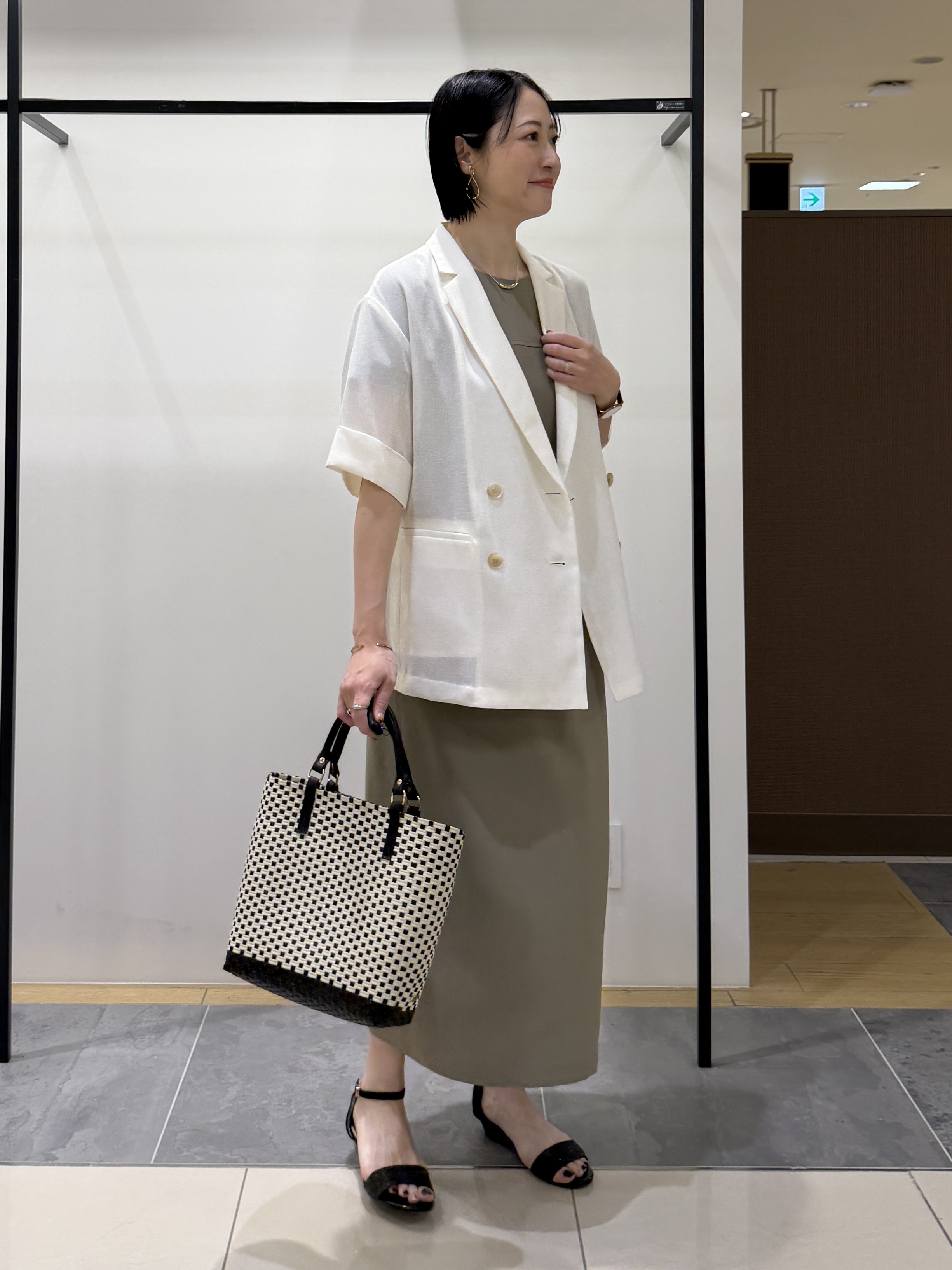 shihoさんの「INDIVI｜【洗える／メッシュ素材／SETUP可能】半袖シアージャケット」を使ったコーディネート