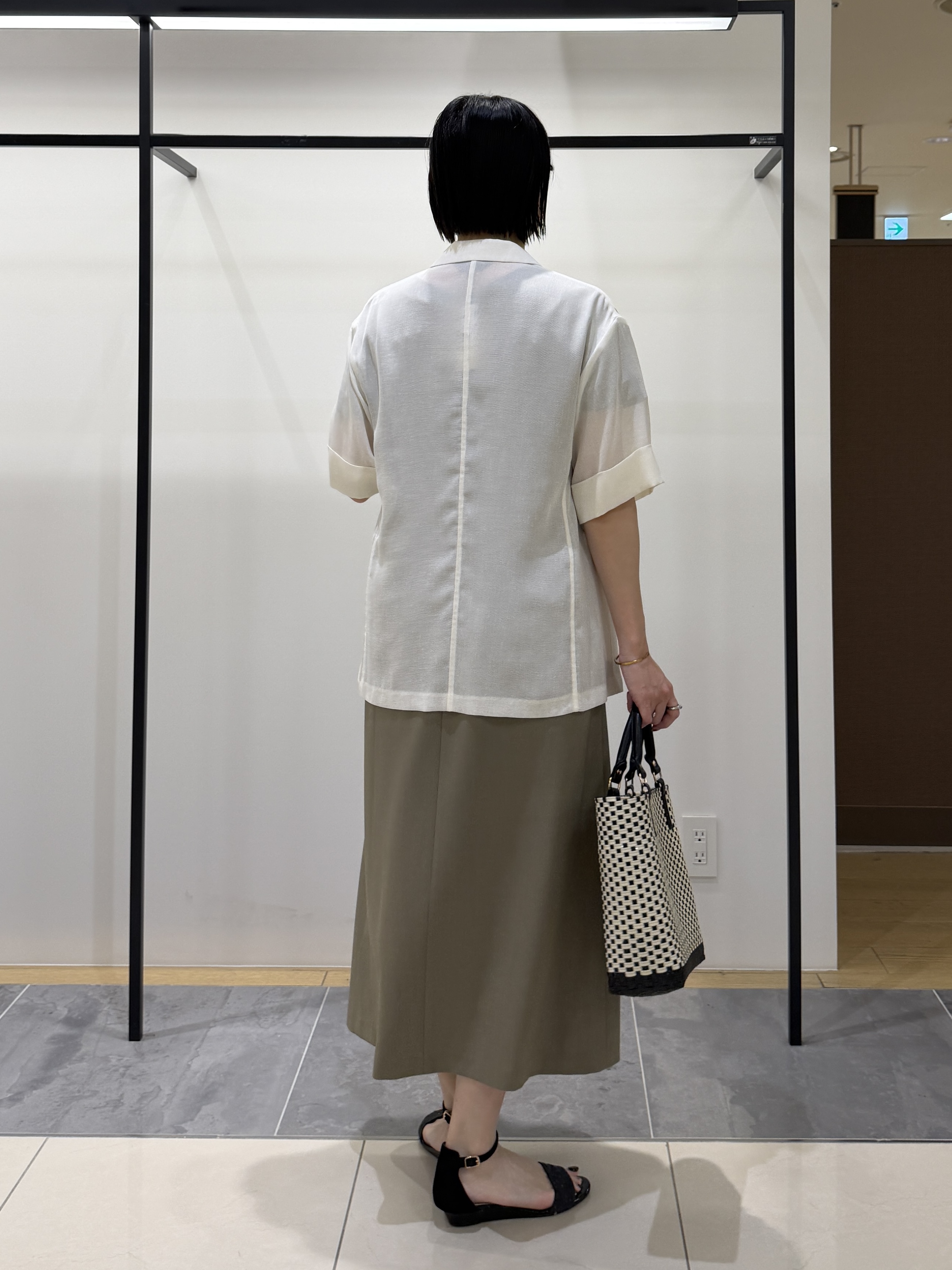 shihoさんの「INDIVI｜【洗える／メッシュ素材／SETUP可能】半袖シアージャケット」を使ったコーディネート