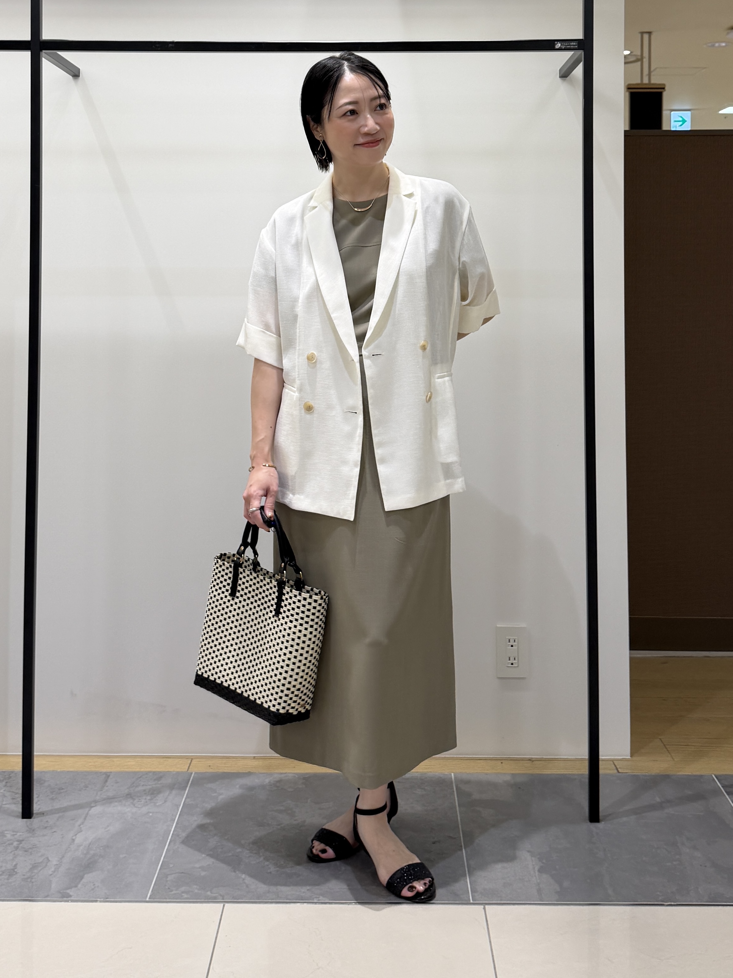 shihoさんの「INDIVI｜【洗える／メッシュ素材／SETUP可能】半袖シアージャケット」を使ったコーディネート