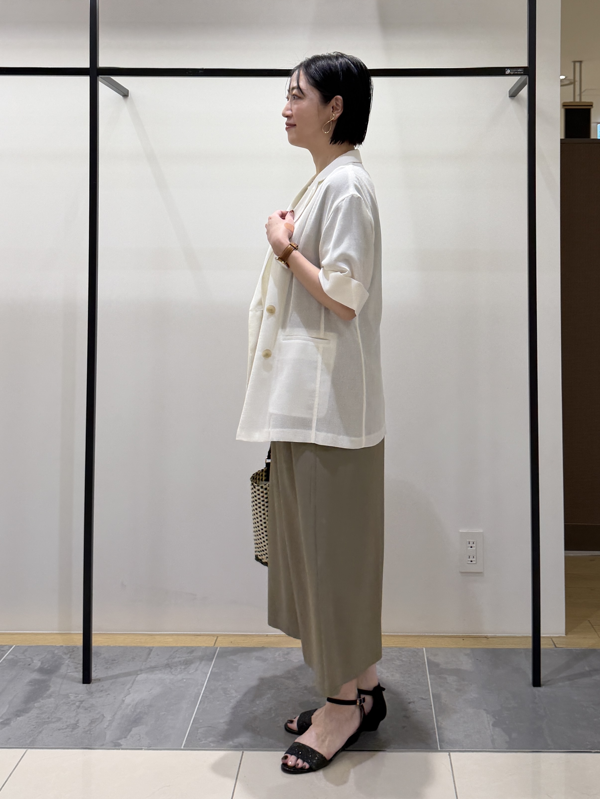 shihoさんの「INDIVI｜【洗える／メッシュ素材／SETUP可能】半袖シアージャケット」を使ったコーディネート