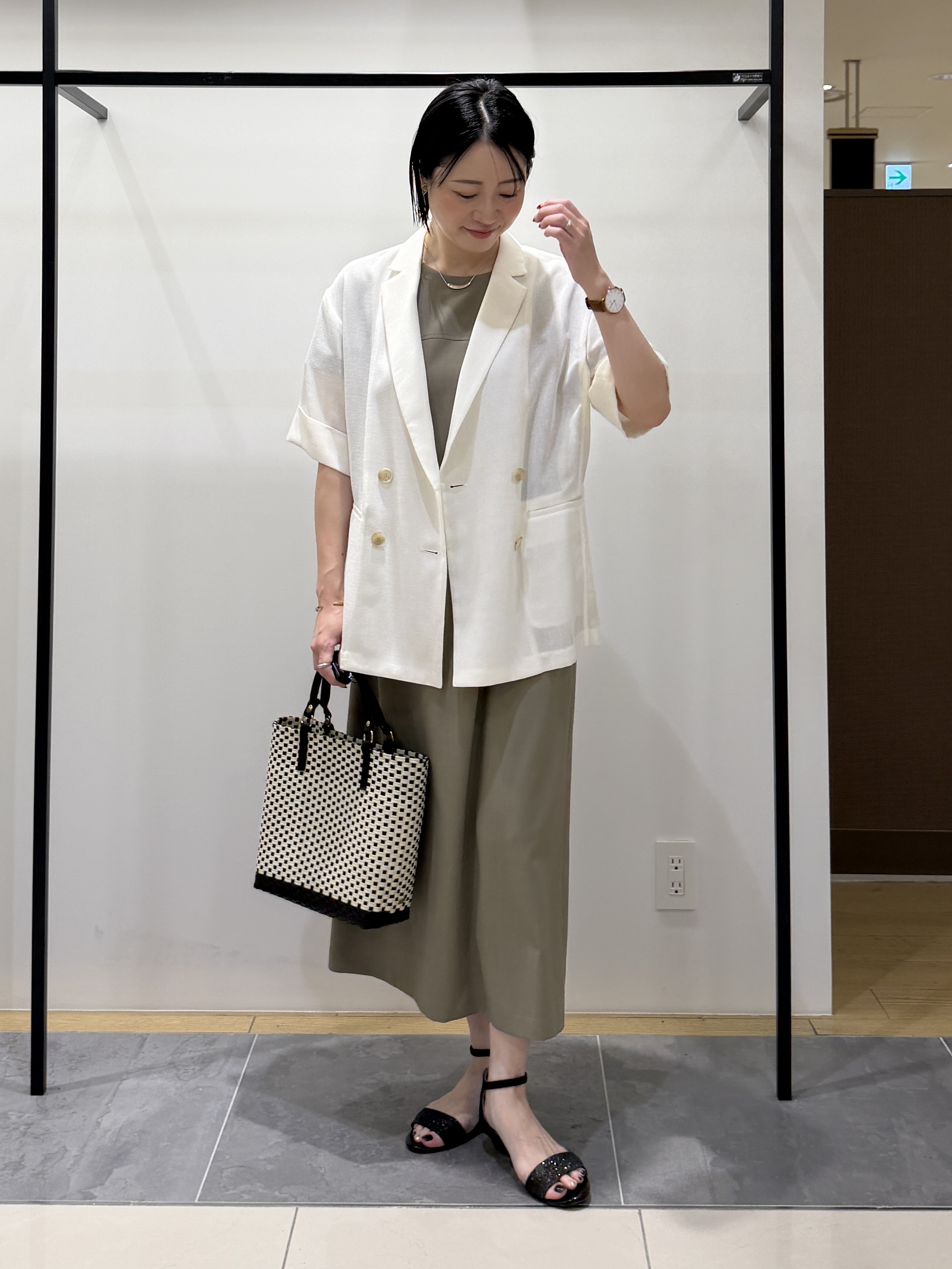 shihoさんの「INDIVI｜【洗える／メッシュ素材／SETUP可能】半袖シアージャケット」を使ったコーディネート