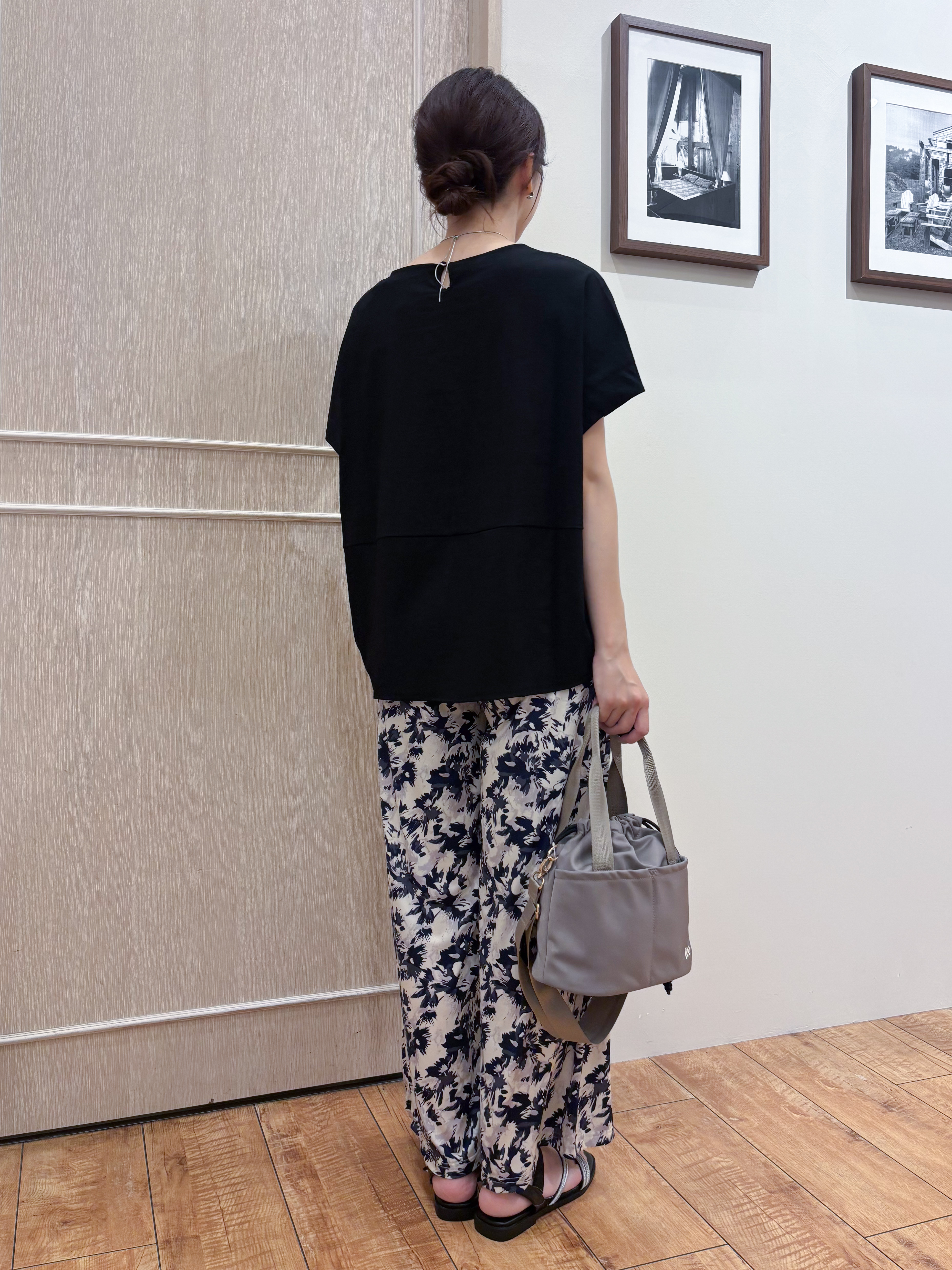 なみさんの「SHOO･LA･RUE｜【洗濯機可/セットアップ可】軽凛(かろりん) ひんやり切替コクーントップス」を使ったコーディネート