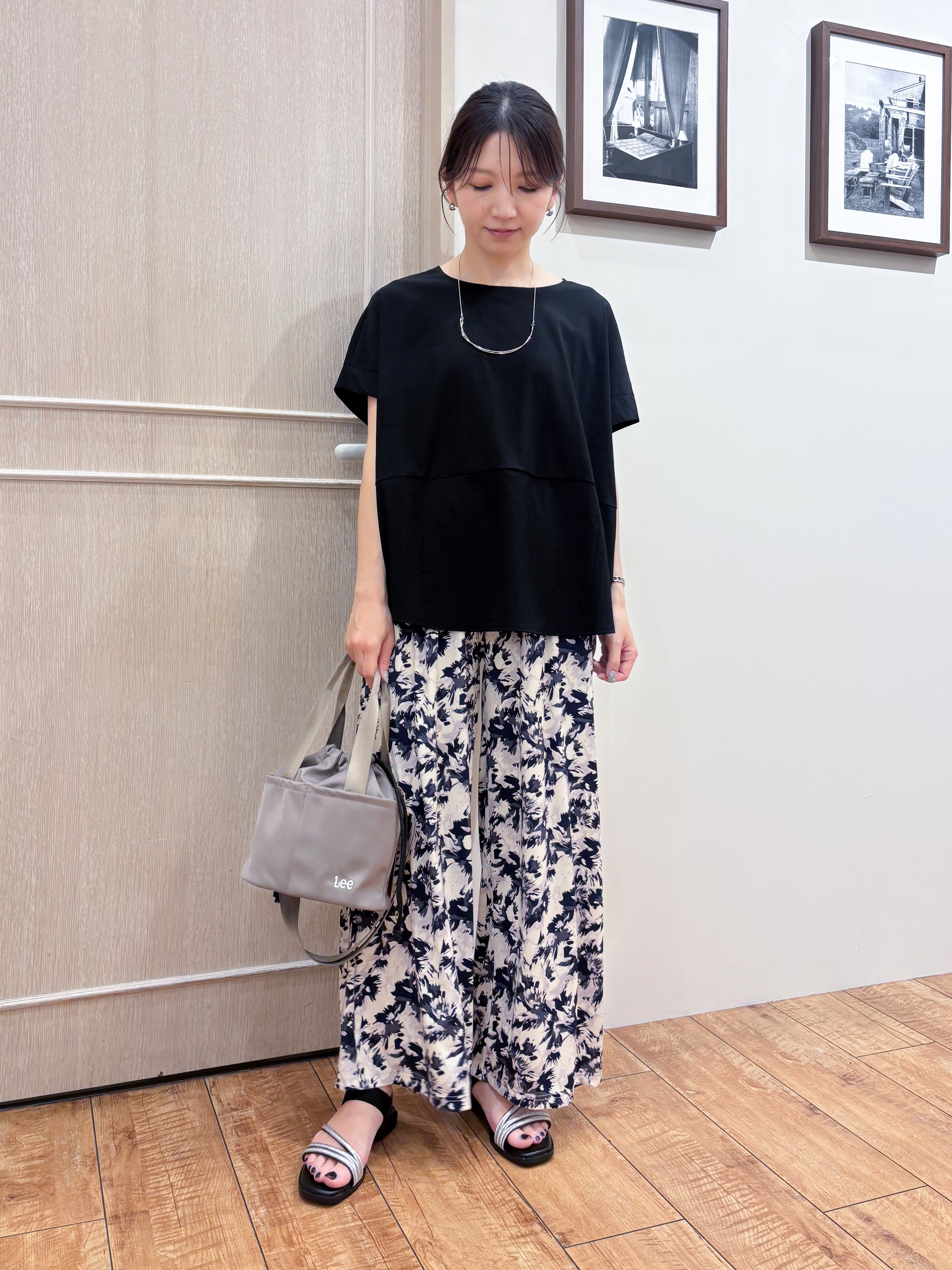 なみさんの「SHOO･LA･RUE｜【洗濯機可/セットアップ可】軽凛(かろりん) ひんやり切替コクーントップス」を使ったコーディネート