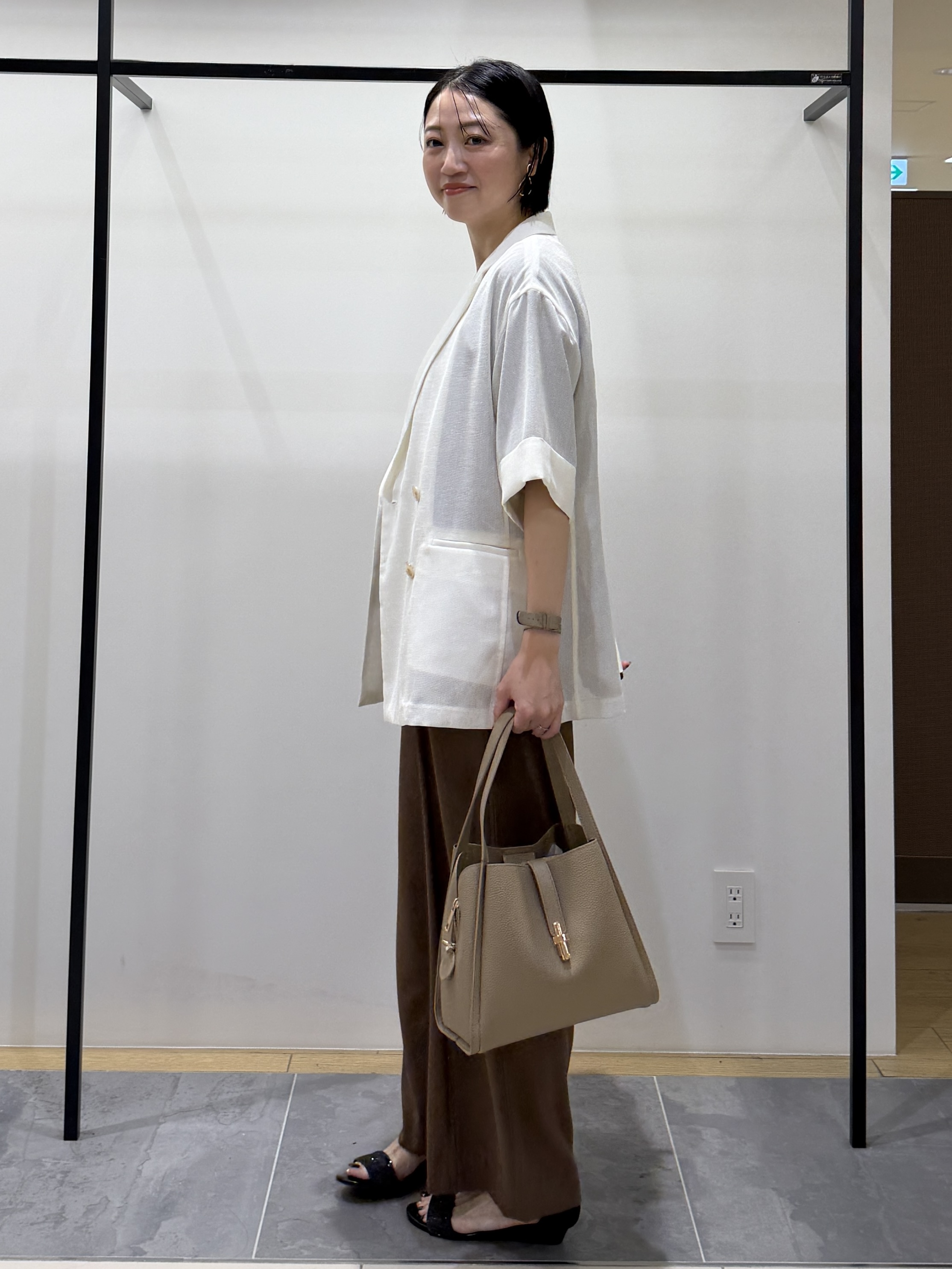 shihoさんの「INDIVI｜【着る日傘】ドルマントップス」を使ったコーディネート