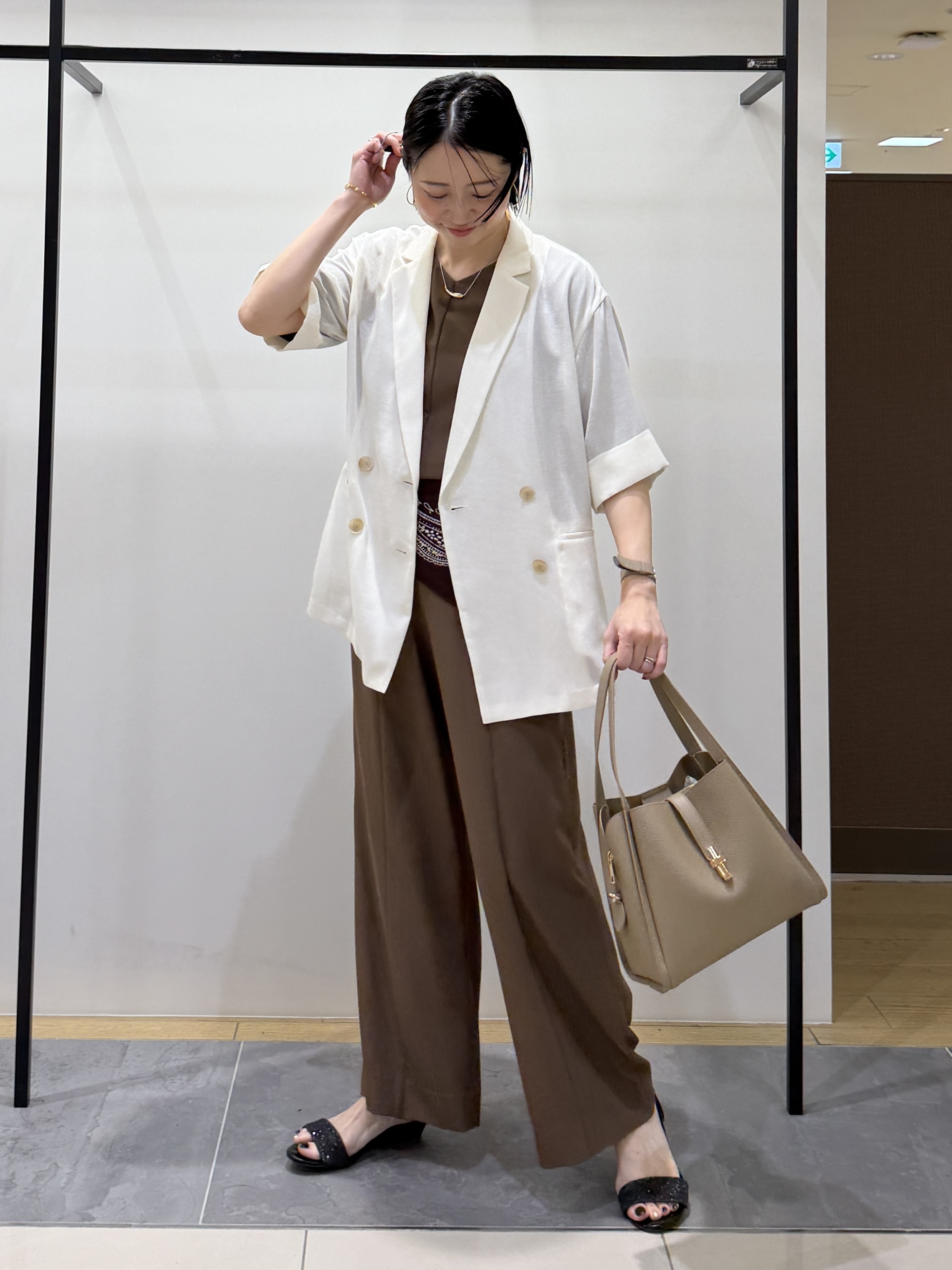 shihoさんの「INDIVI｜【着る日傘】ドルマントップス」を使ったコーディネート