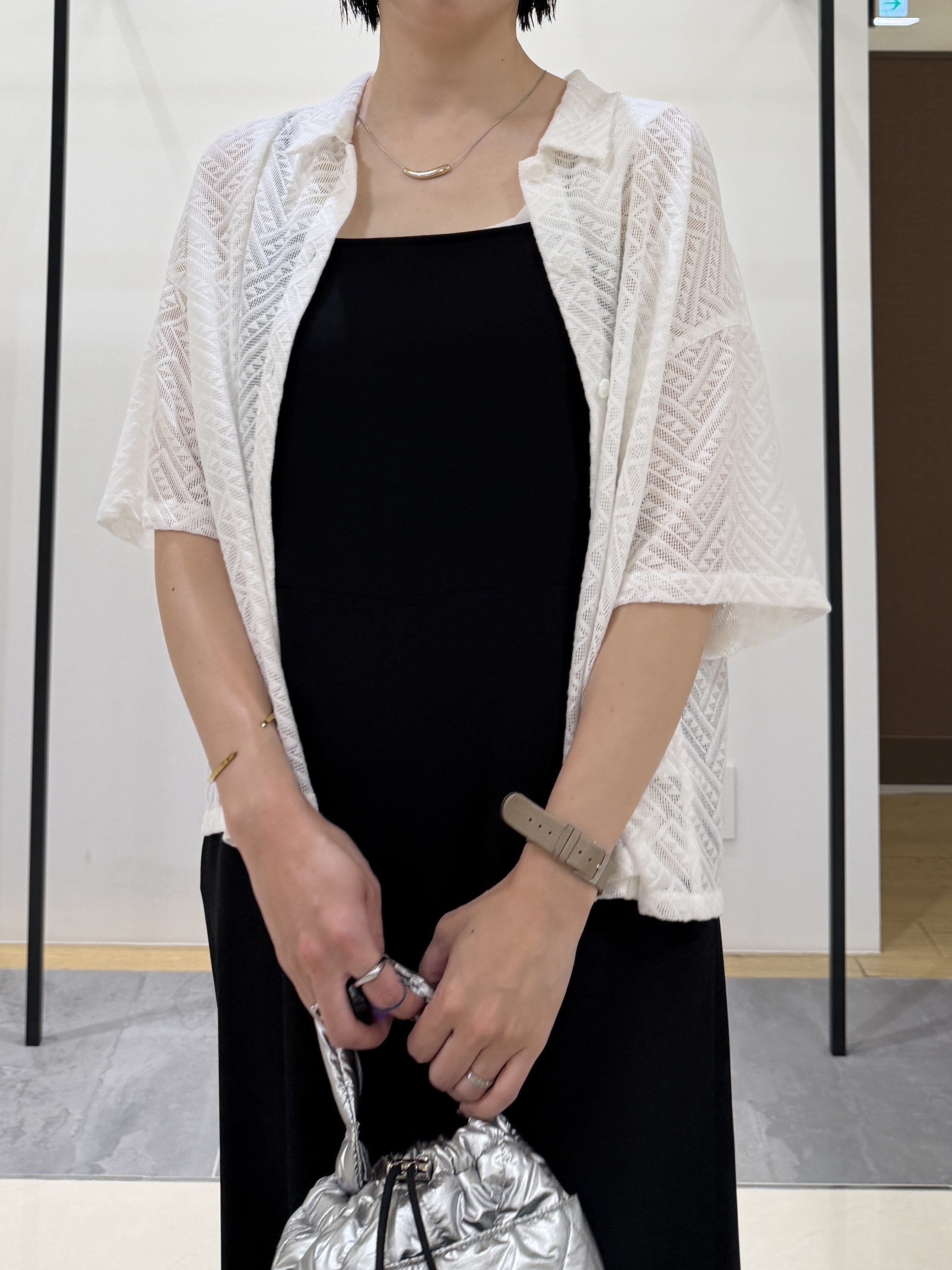 shihoさんの「INDIVI｜【洗える/日本製】幾何学柄レースシャツ」を使ったコーディネート