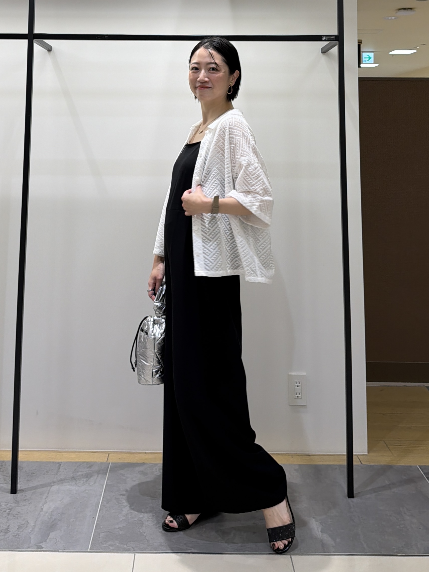 shihoさんの「INDIVI｜【洗える/日本製】幾何学柄レースシャツ」を使ったコーディネート