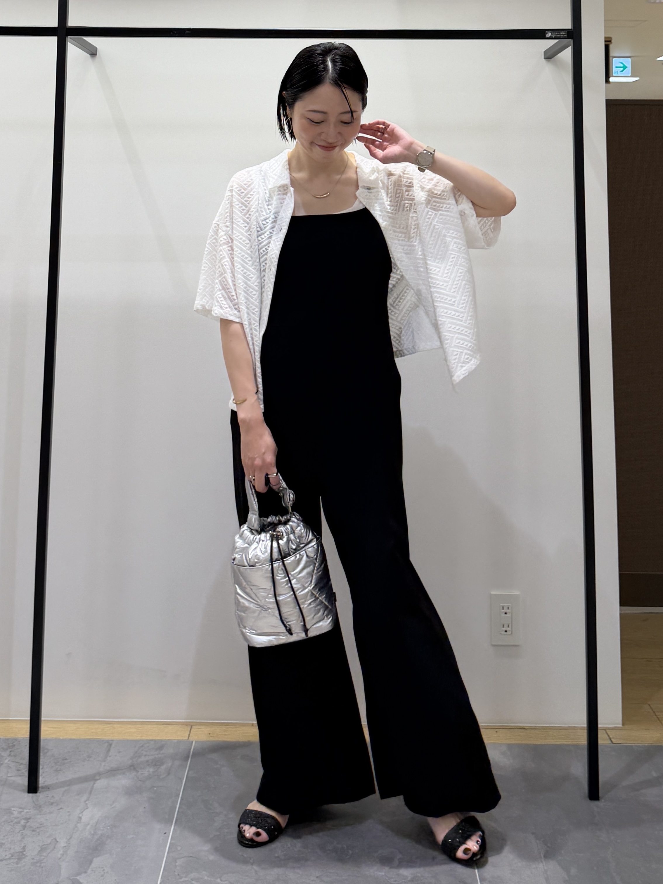 shihoさんの「INDIVI｜【洗える/日本製】幾何学柄レースシャツ」を使ったコーディネート