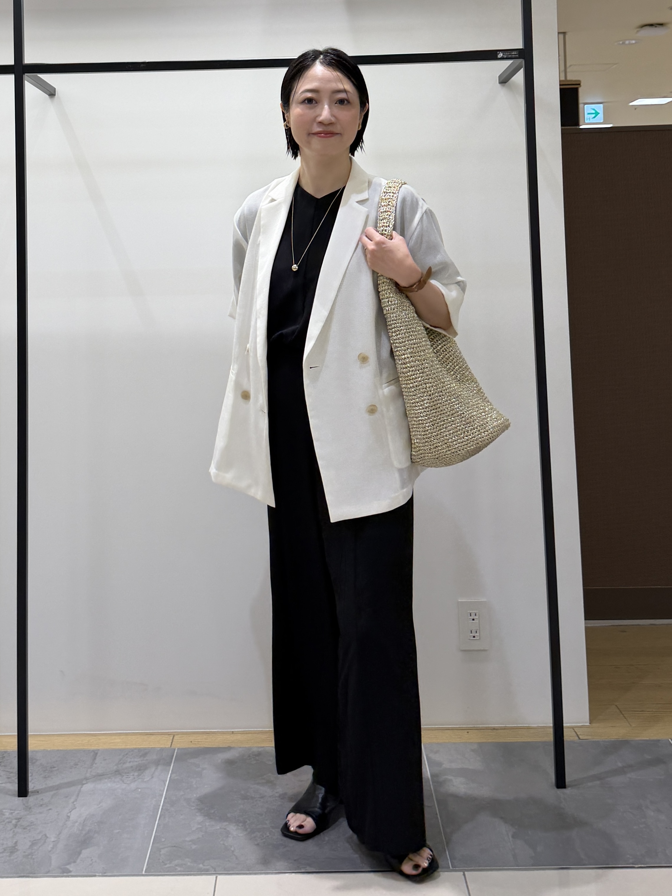 shihoさんの「INDIVI｜【洗える／メッシュ素材／SETUP可能】半袖シアージャケット」を使ったコーディネート