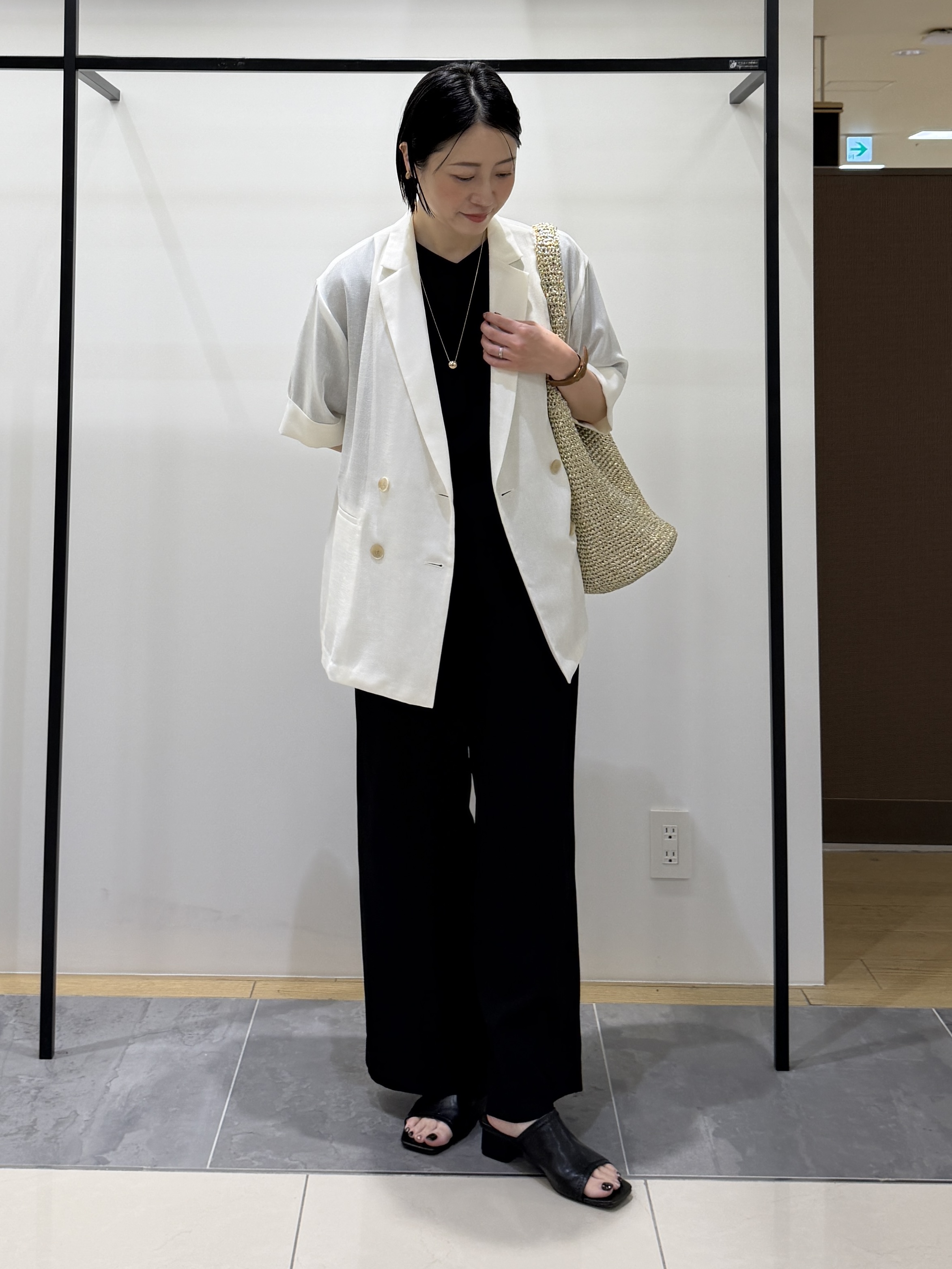 shihoさんの「INDIVI｜【洗える／メッシュ素材／SETUP可能】半袖シアージャケット」を使ったコーディネート