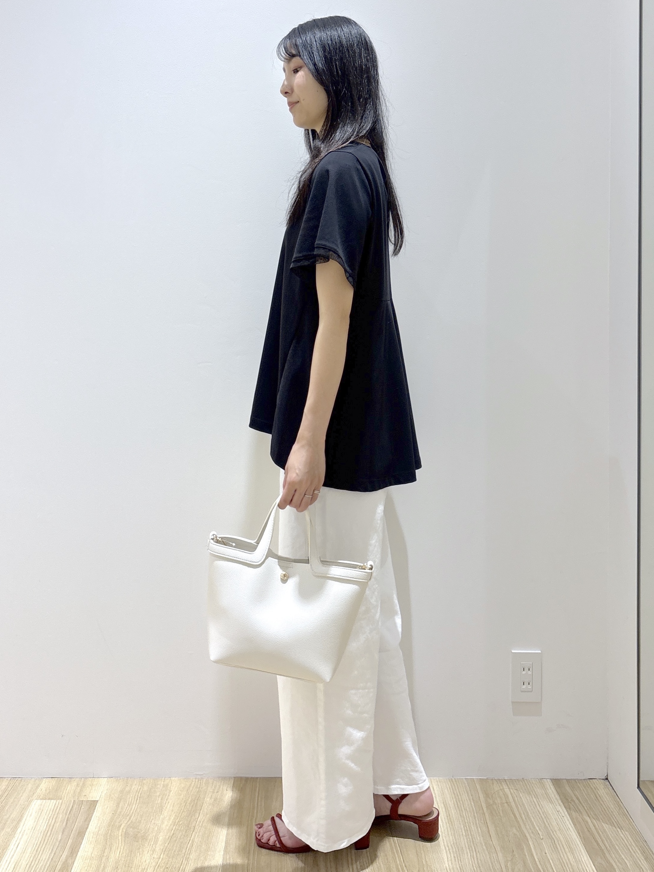 sachikoさんの「OPAQUE.CLIP｜【UVケア／接触冷感】スーパーアイス 袖チュールペプラムカットソー《洗濯機OK》」を使ったコーディネート