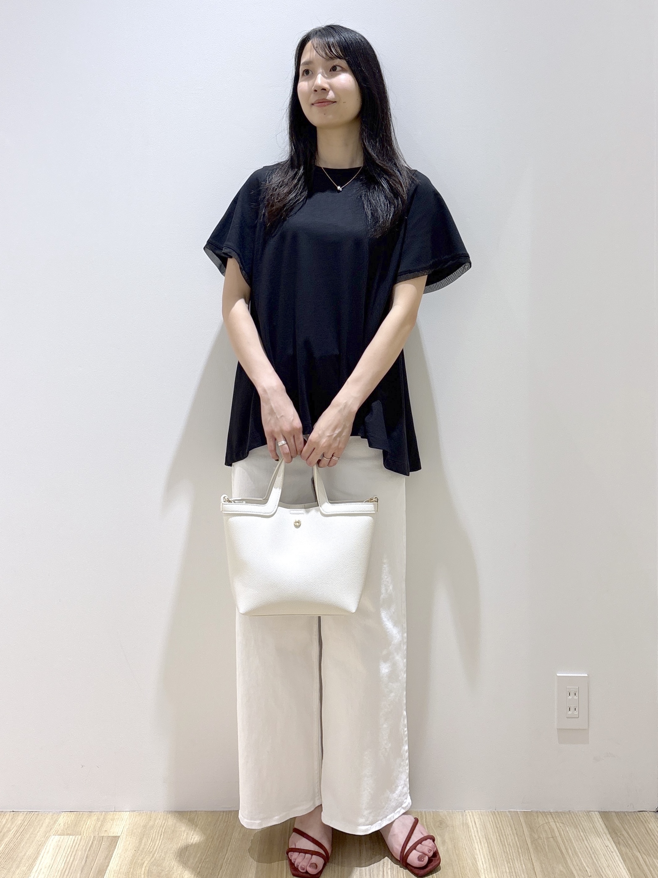 sachikoさんの「OPAQUE.CLIP｜【UVケア／接触冷感】スーパーアイス 袖チュールペプラムカットソー《洗濯機OK》」を使ったコーディネート