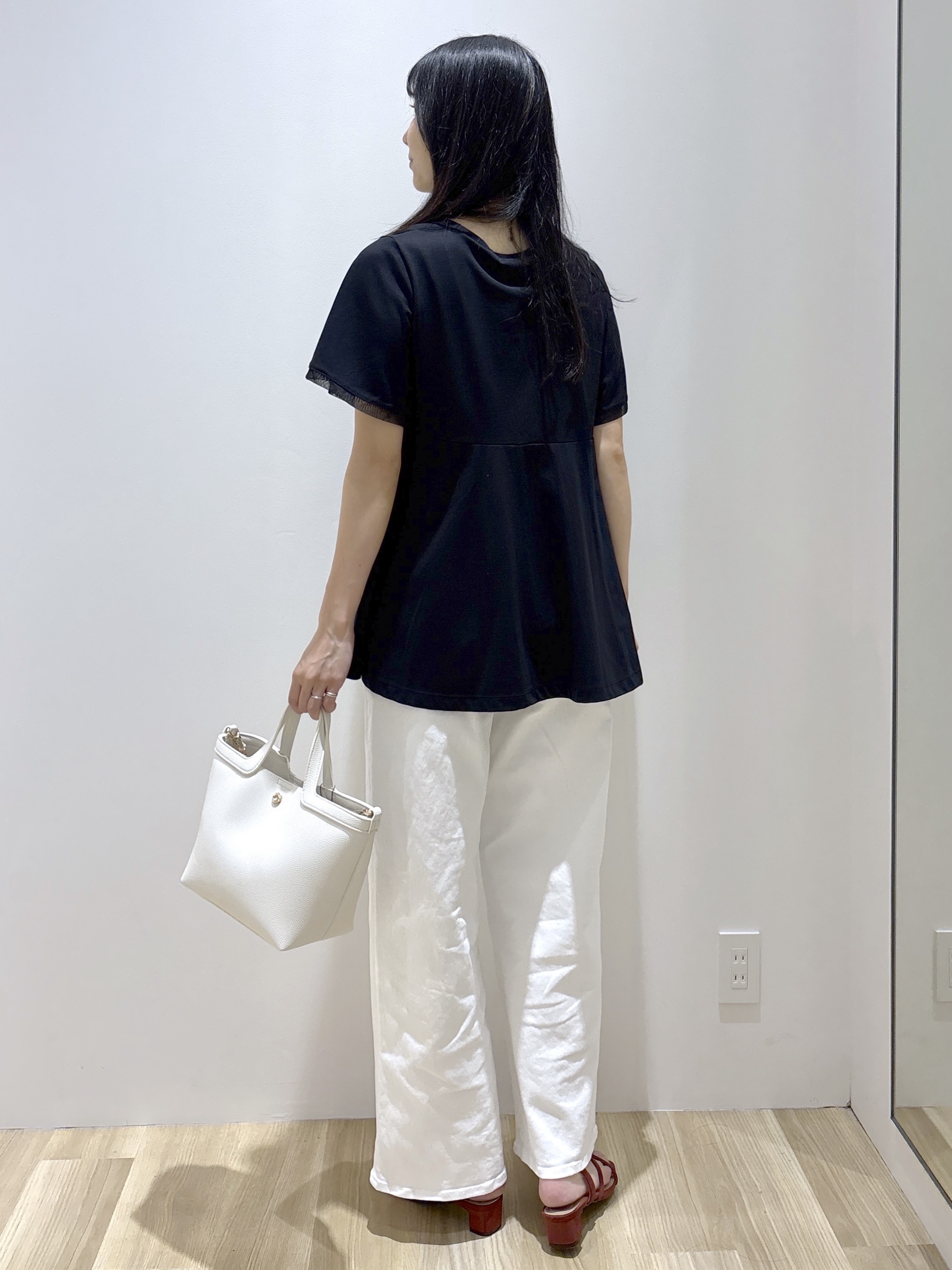 sachikoさんの「OPAQUE.CLIP｜【UVケア／接触冷感】スーパーアイス 袖チュールペプラムカットソー《洗濯機OK》」を使ったコーディネート