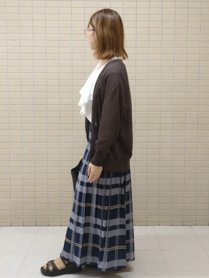 ひまりさんの「Reflect｜【通気性あり／涼しい／マシンウォッシャブル】フリルブラウス」を使ったコーディネート